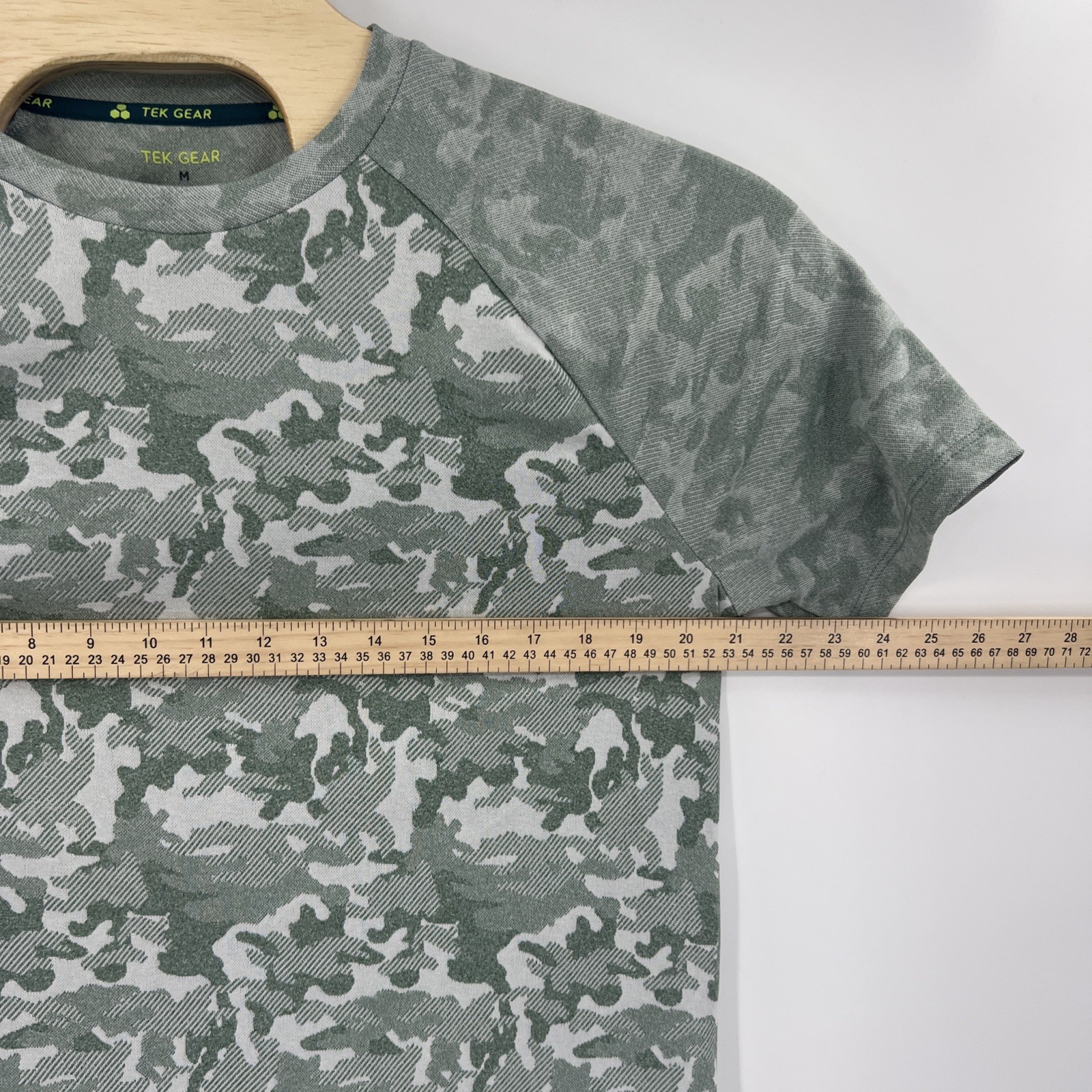 New Men's Tek Gear Green Camo Designed Tee Short Sleeves Summer Top Size Medium gallery