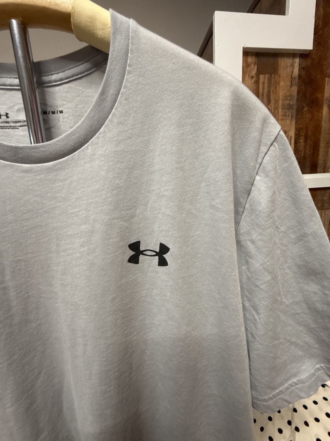 Under Armour Men's Sportstyle Left Chest Lockup Short Sleeve T-Shirt gallery