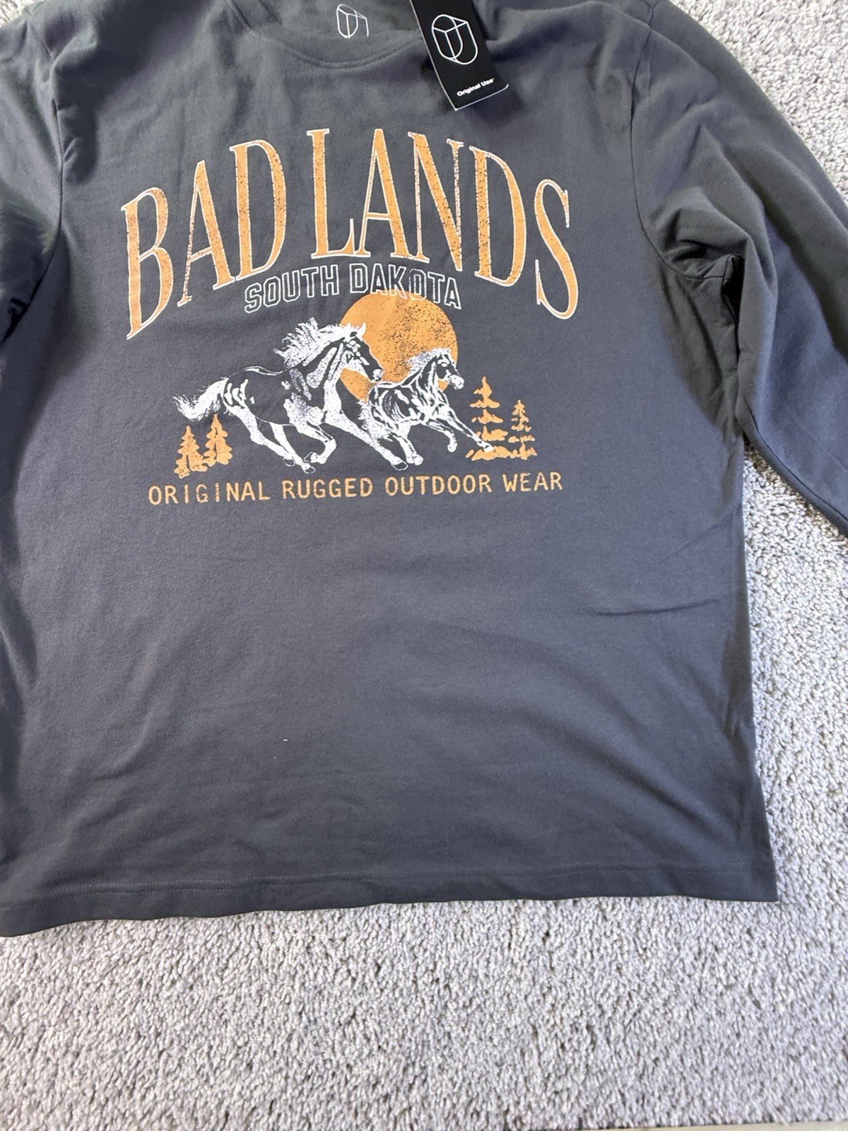 NWT Original Use Men's Bad Lands South Dakota Long Sleeve T-Shirt Grey Medium gallery