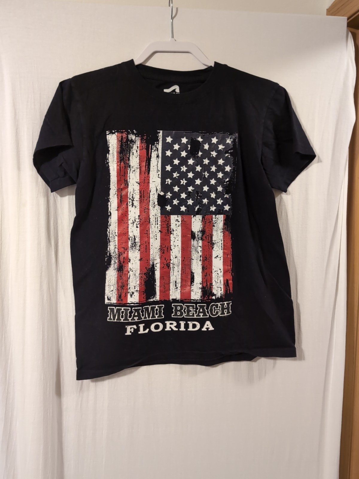 Men’s S Surf Style Miami Beach Florida Black S/S T-Shirt Surfer