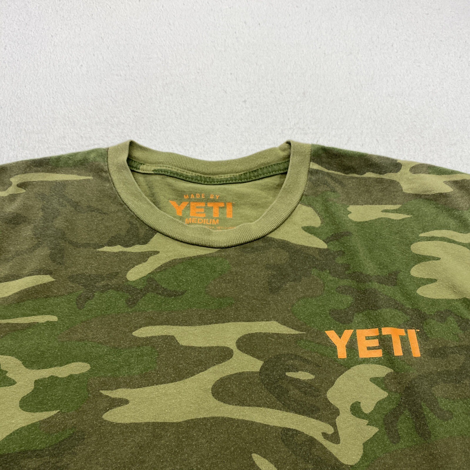 YETI Camo T Shirt Medium Green Orange Short Sleeve gallery