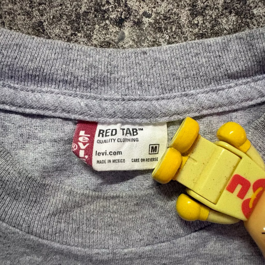 Levi's Red Tab Tee Mens M Heather Grey Big Back Strauss Lightning Graphic FREE S gallery