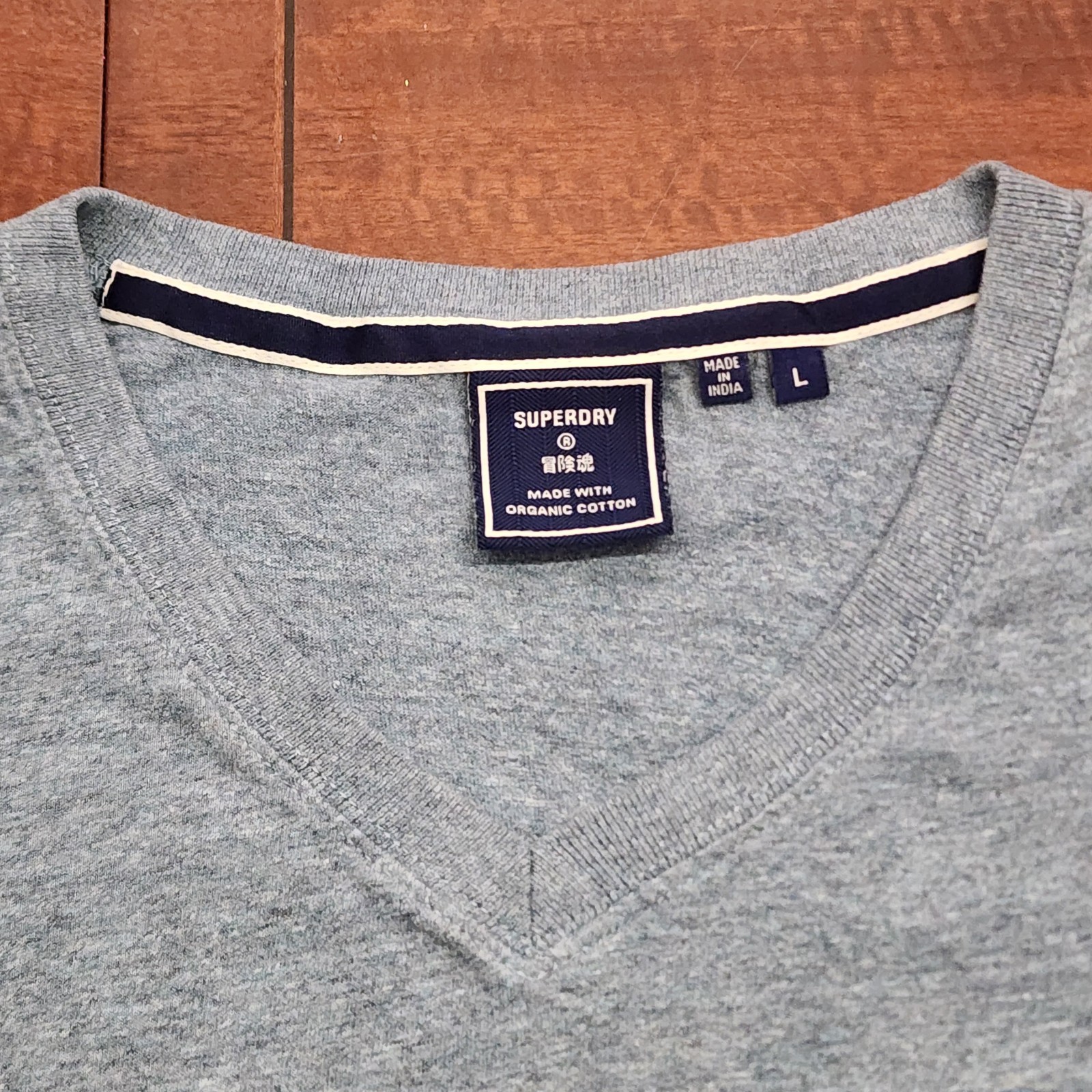 Superdry Shirt Mens Large L Blue V-Neck Organic Cotton Embroidered Script Logo gallery