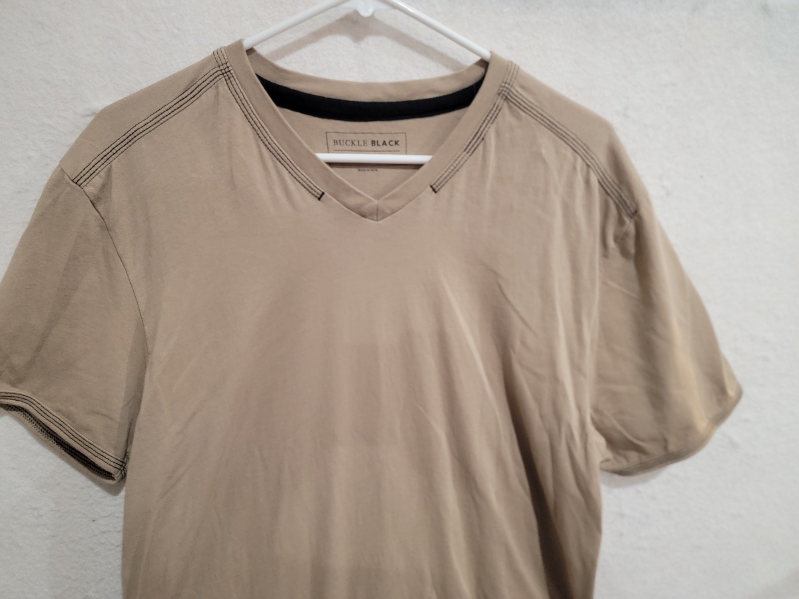 Buckle Black L V-Neck Shirt Tan Beige Short Sleeve Triple Stitch Detail Men's gallery