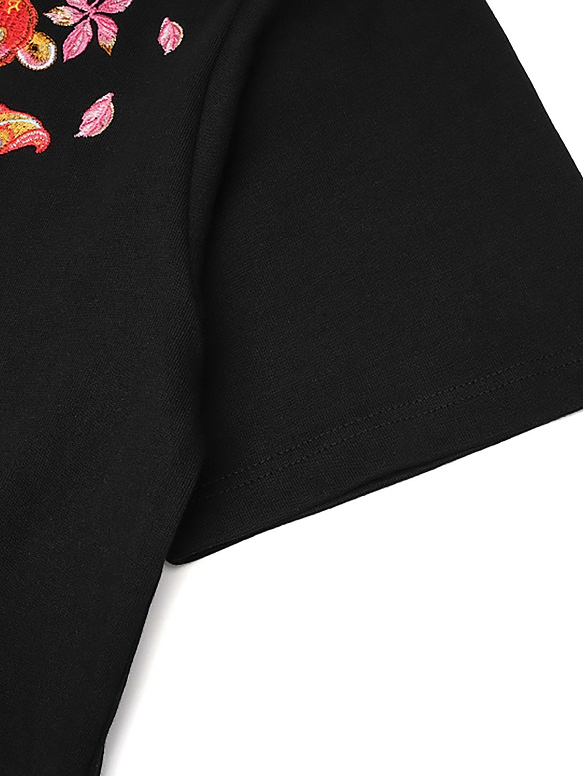 Niepce Men's Floral Koi Fish Embroidery Tee Japanese Streetwear T-Shirt gallery