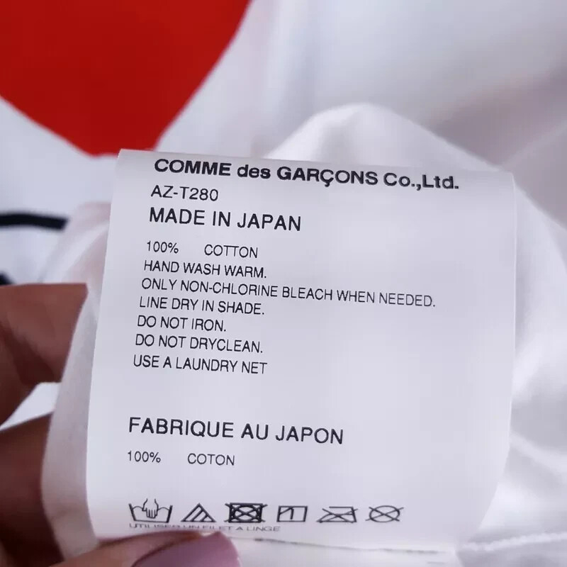 COMME DES GARCONS Shirt Mens Small White Pullover Crew PLAY Logo Hearts Unisex gallery