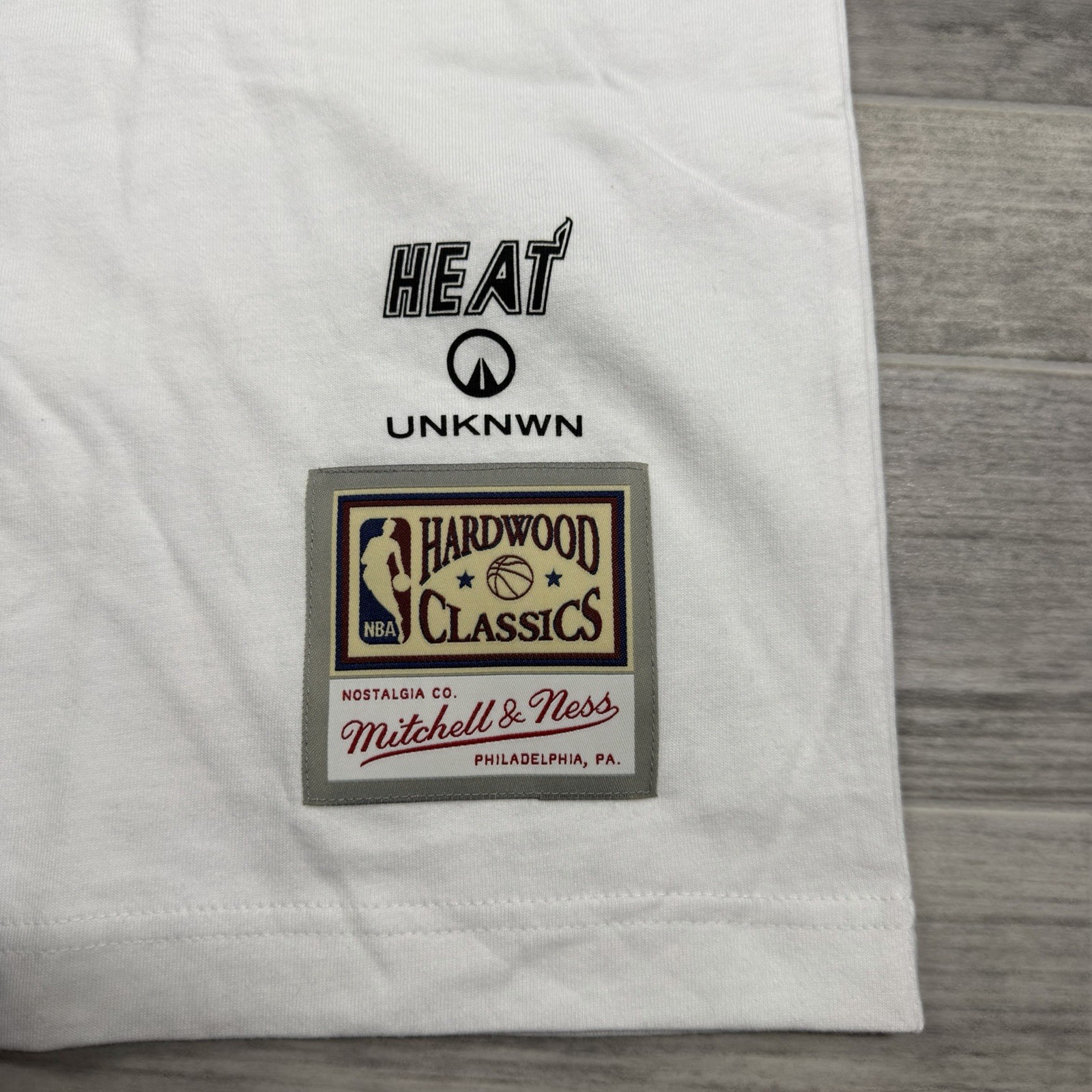 UNKNWN x Mitchell and Ness Miami Heat T-Shirt White Men's XL NBA Basketball NWT gallery