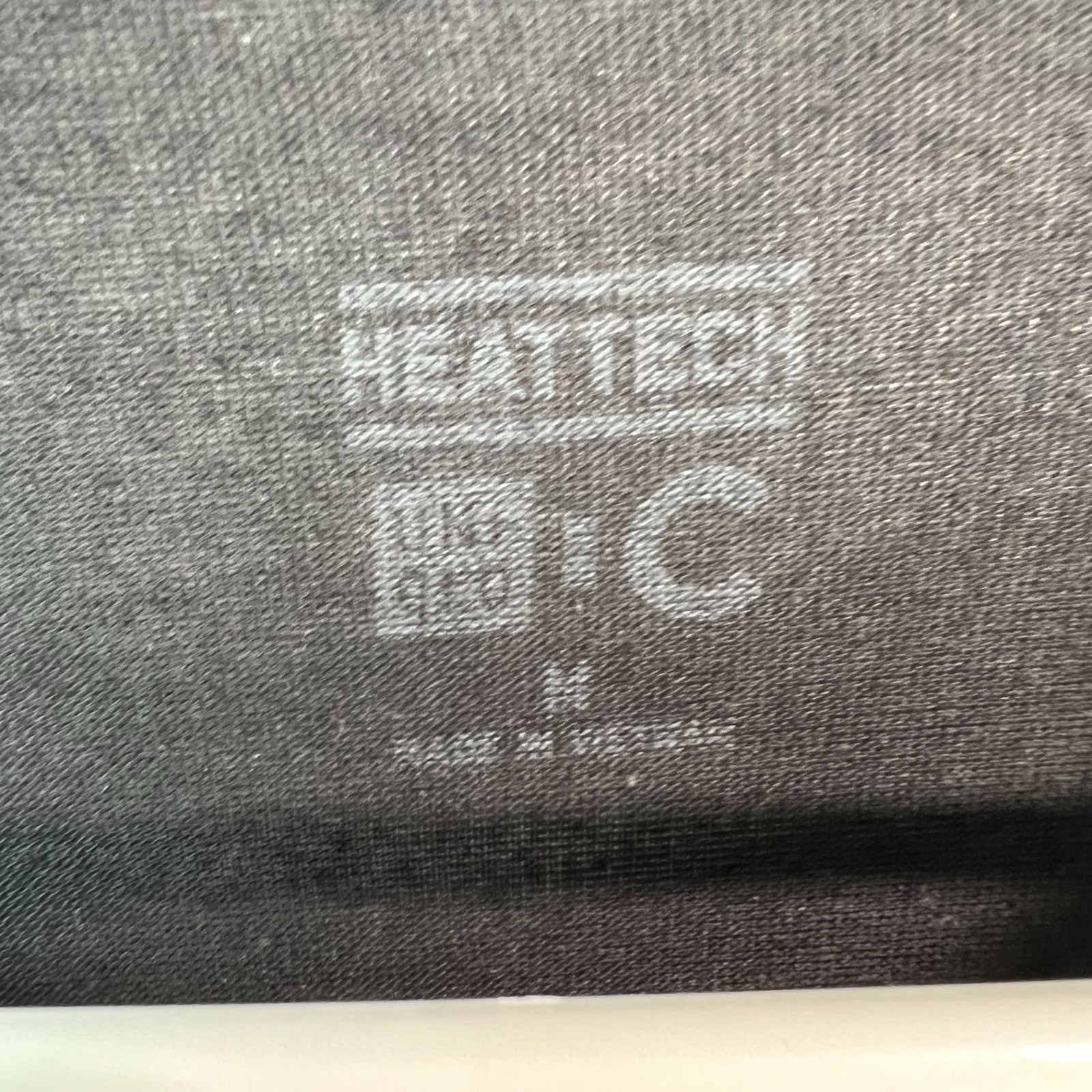 Uniqlo Heattech Extra Warm Black Long Sleeve Top Cashmere Blend Mens Medium gallery