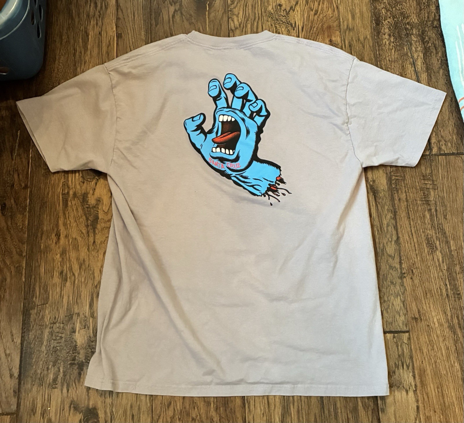 Santa Cruz Men’s Lavender T-Shirt Blue Screaming Hand Size XL gallery