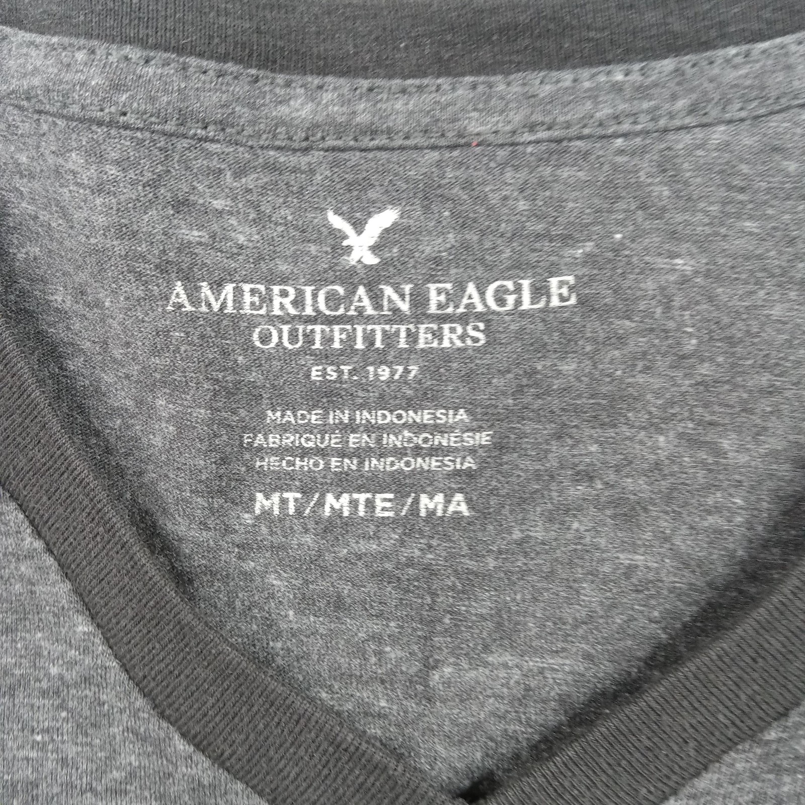 American Eagle Outfitters Shirt Mens Medium Tall V Neck Logo Soft Stretch AEO gallery