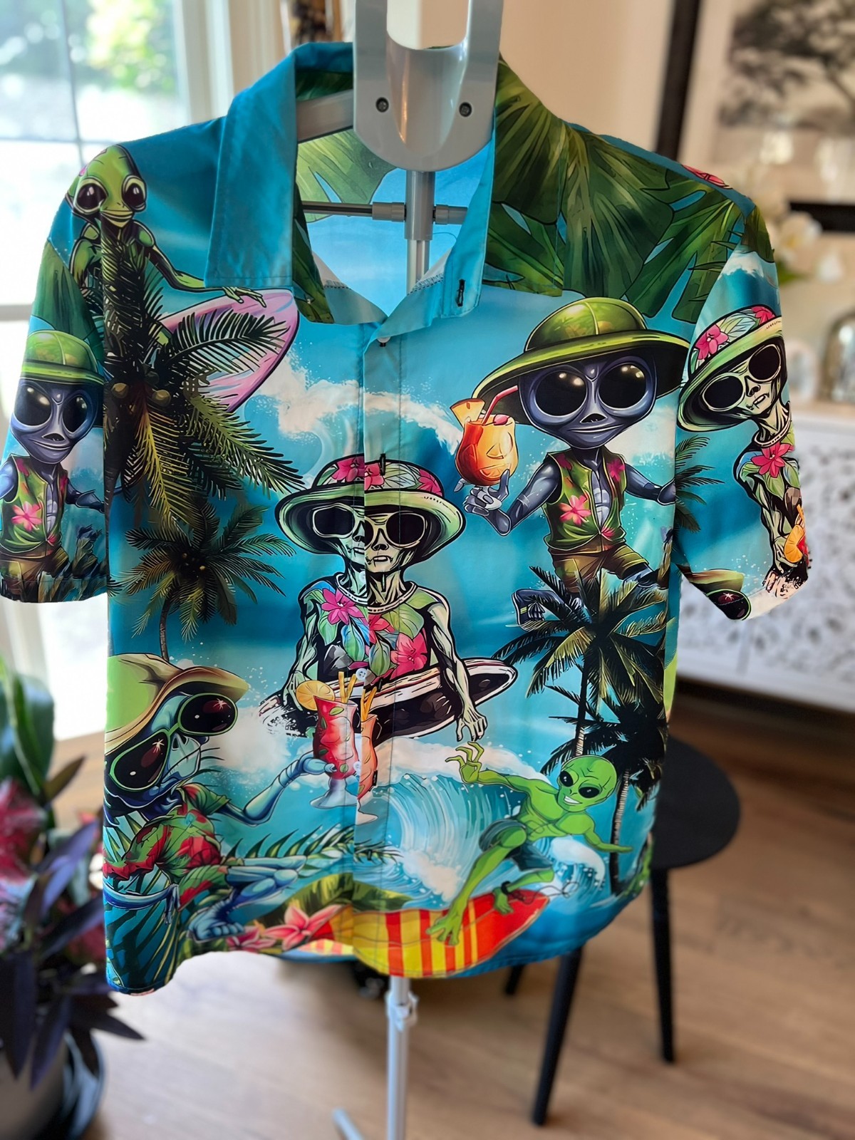 Novelty Alien Shirt Mens XL Party Hawaiian Button Up Casual Short Sleeve Graphic gallery