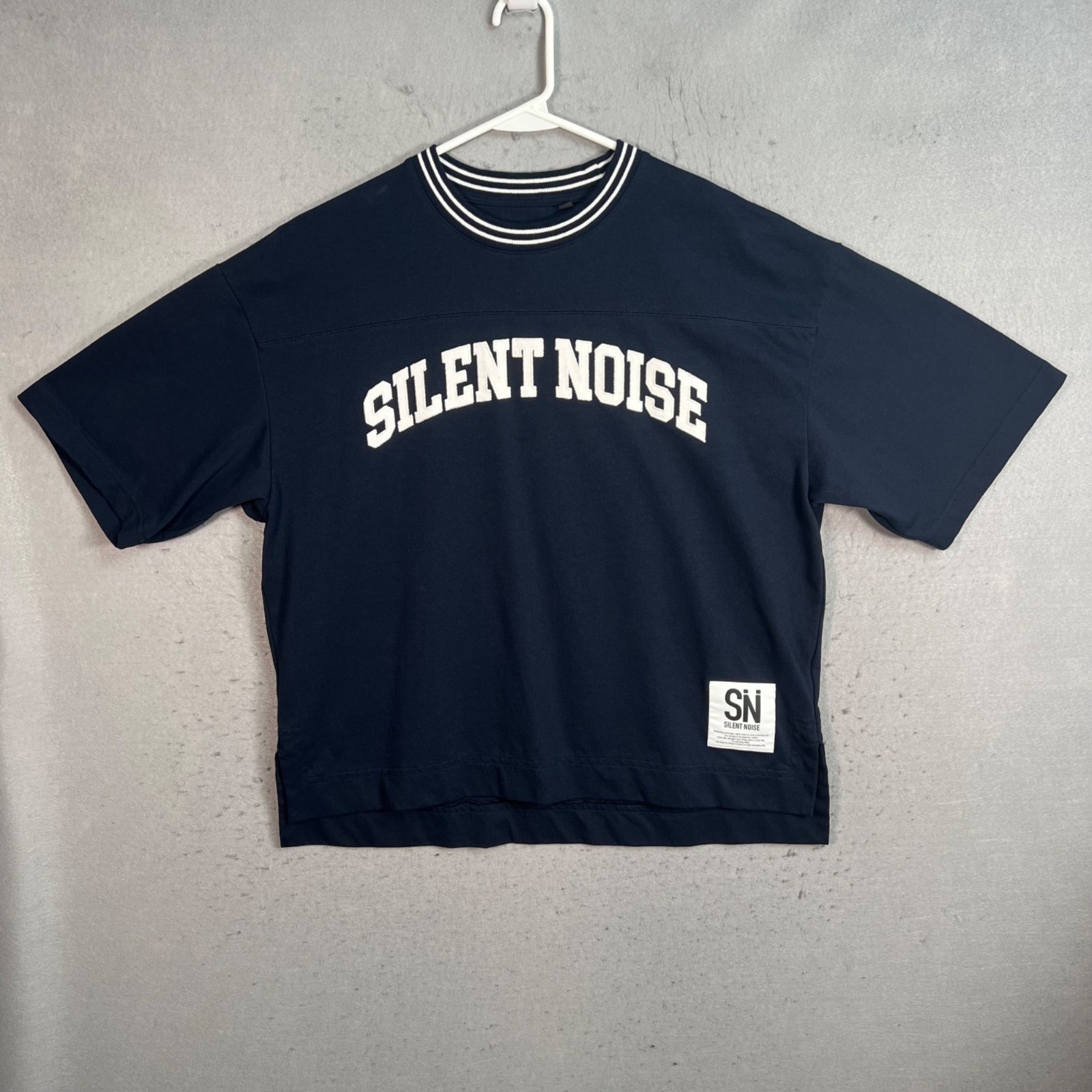 GU x Silent Noise Navy Blue Crewneck T-Shirt Womens Size Medium