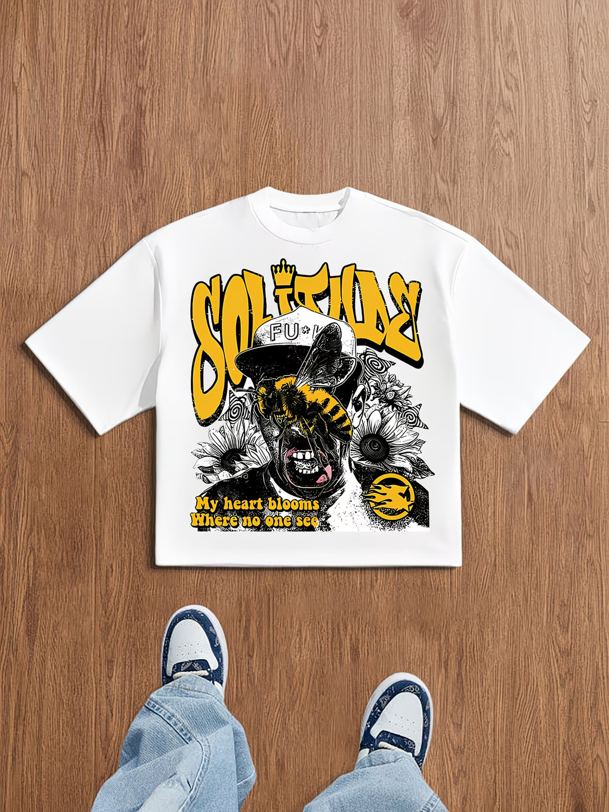 Solitary Bee Skull Graphic T-Shirt Vintage Streetwear Punk Goth Unisex Tee gallery