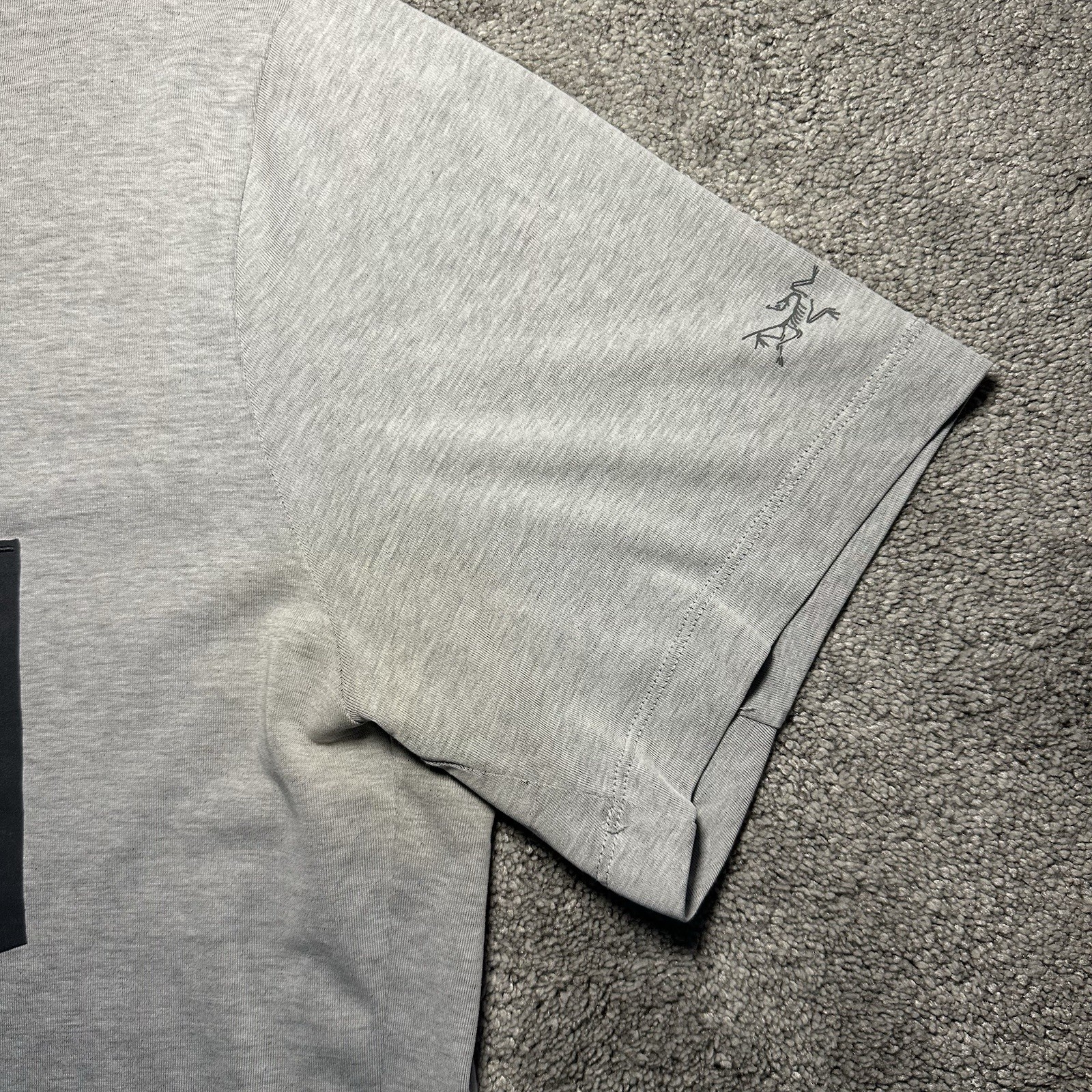 Arcteryx Eris Shirt Mens XL Pocket Light Gray Heather Hiking Outdoors Short gallery