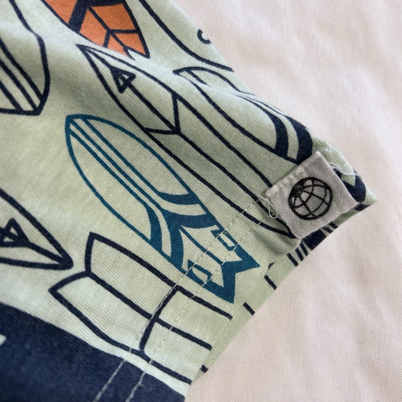 FREE PLANET Surf Board Graphic Tee Shirt Men Size L All Over Print Cotton Blend gallery