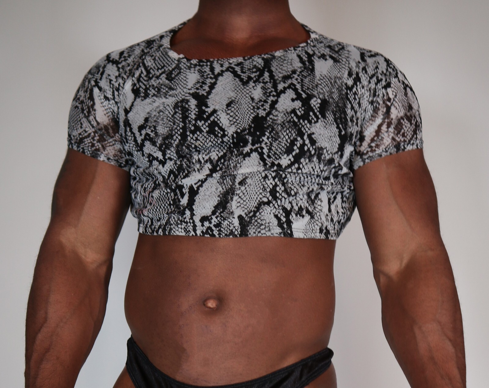ANIMAL PRINT CROPPED SHIRT SIZE M/L gallery