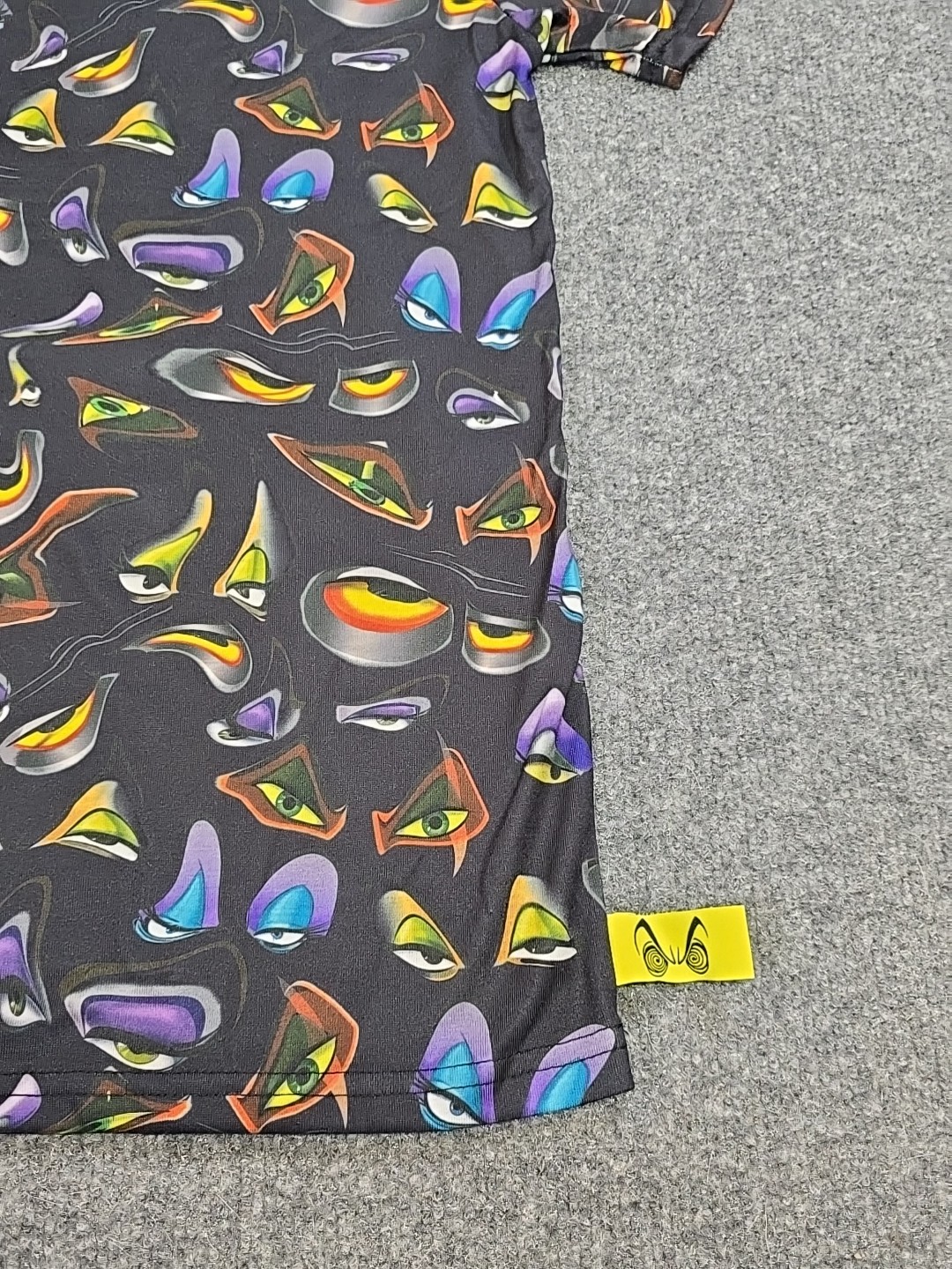 Disney Villains X Heidi Klum T Shirt Men's Large Eyes All Over Graphic Short... gallery