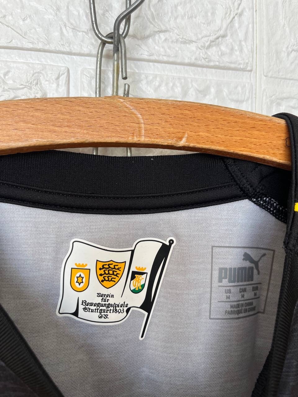 VfB Stuttgart 18/19 Away Jersey Puma #11 Donis Size M Black Soccer Shirt gallery