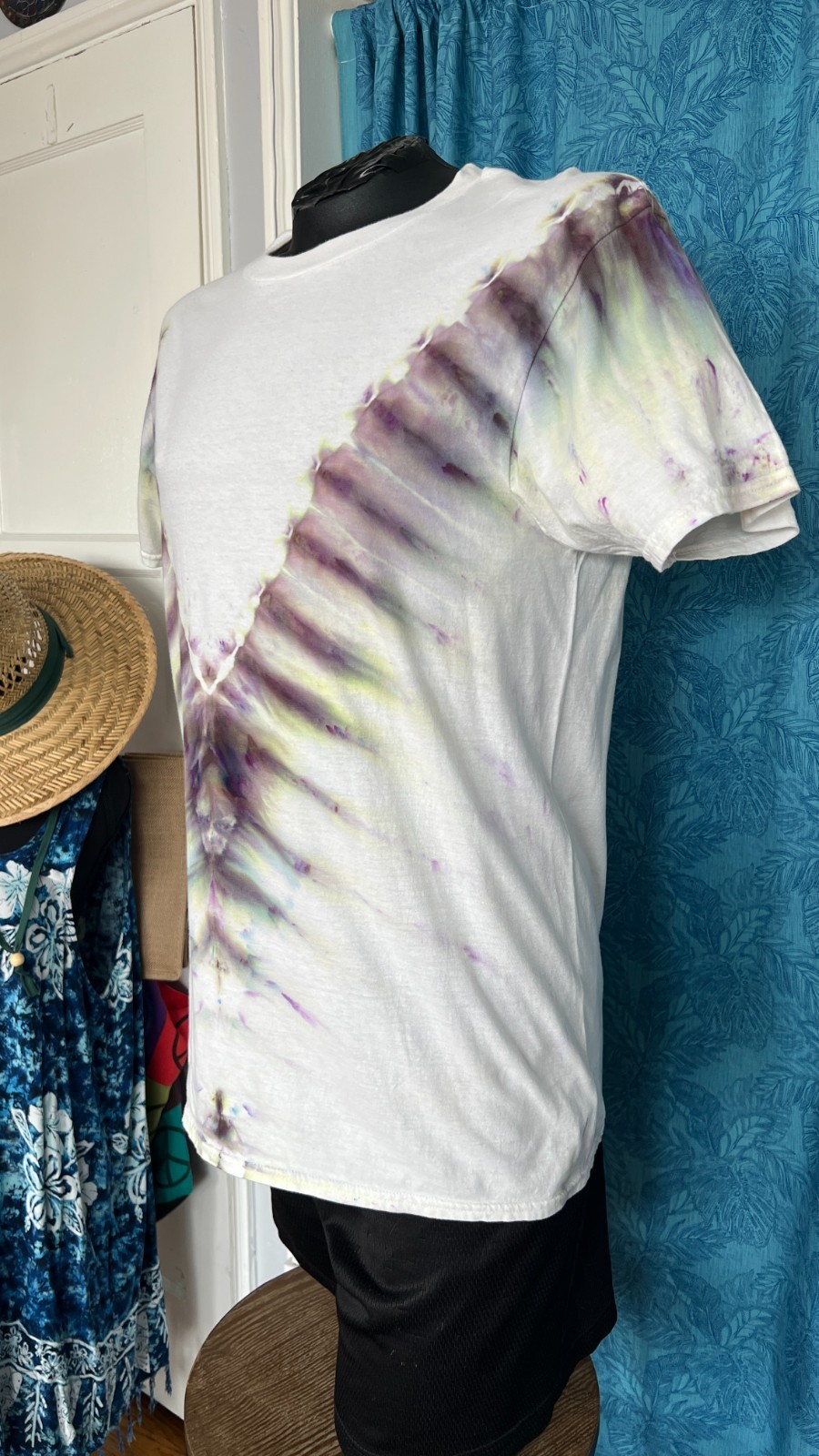 NEW Chevron Ice Tie Dye T-Shirt, Unisex L SS, Purple Blue Green gallery