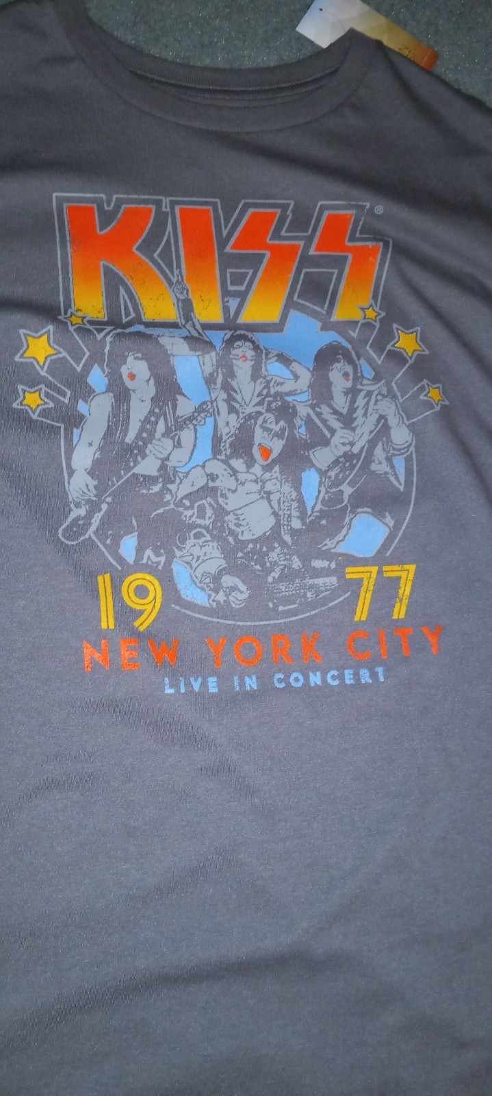 NWT KISS Live in New York City 1977 Mens Crew T-Shirt 50 cotton/50 poly XL gallery