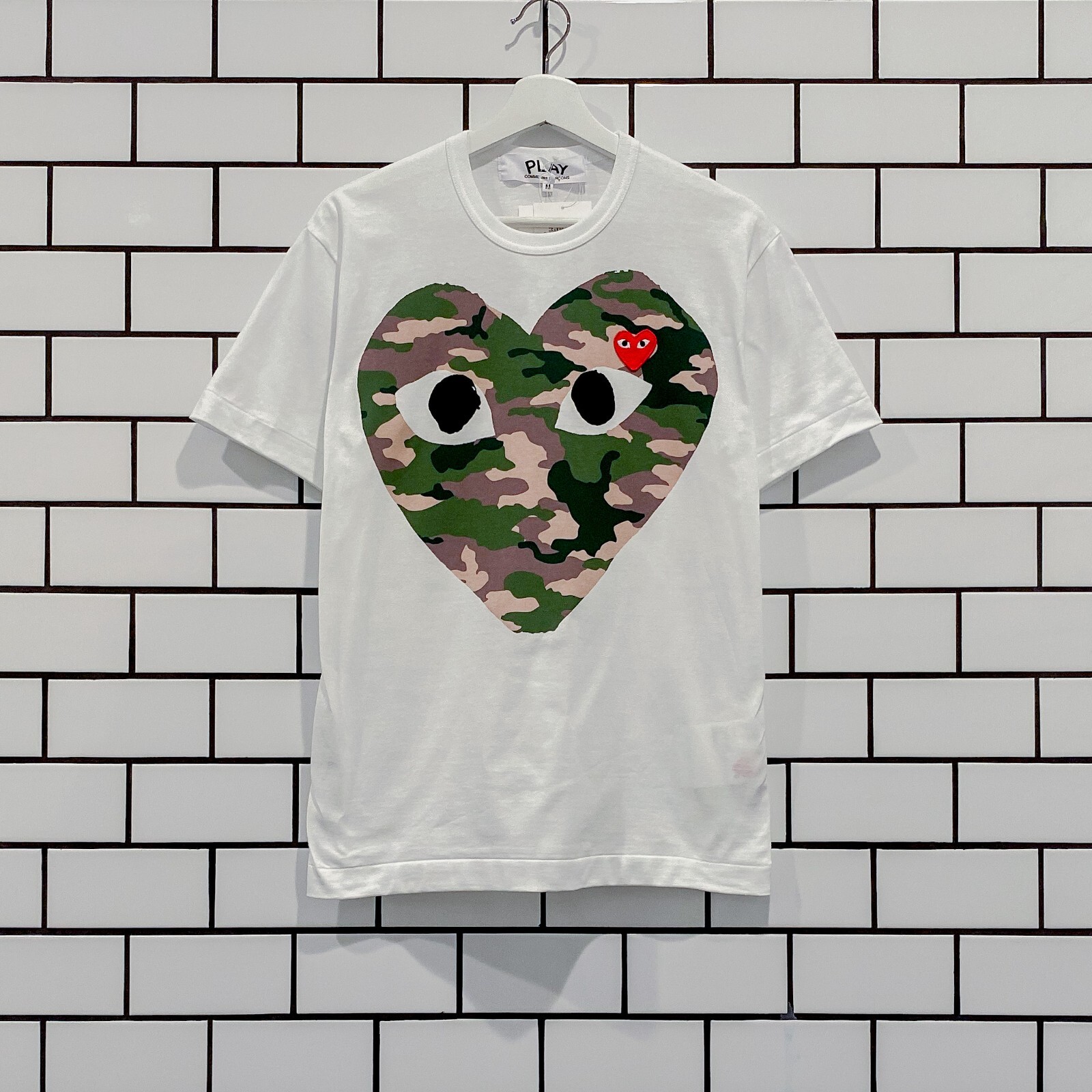 COMME DES GARCONS CDG PLAY CAMO HEART TEE AZ-T242-051-1 gallery