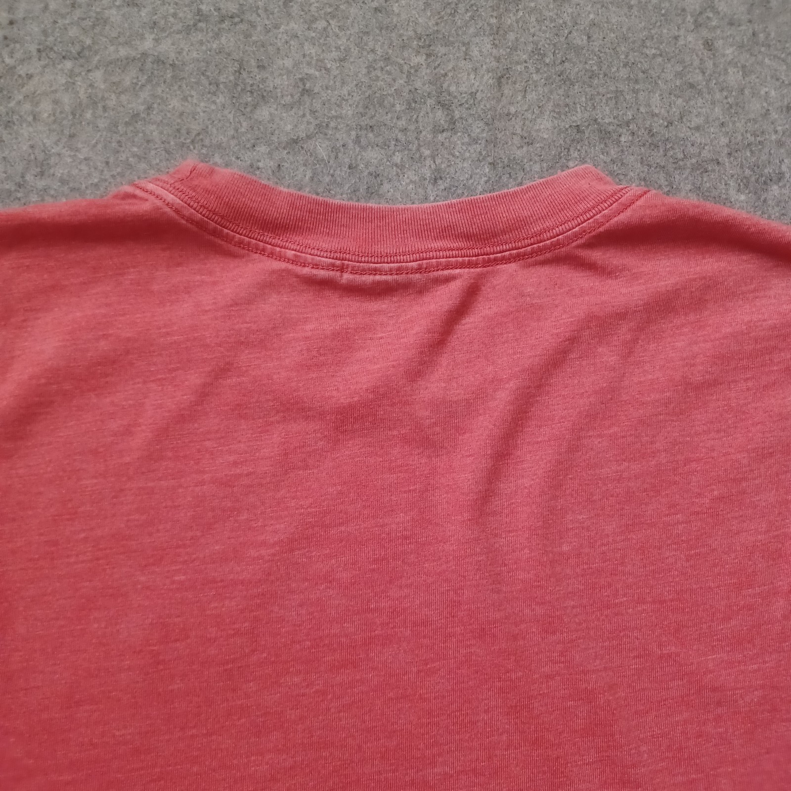 Vintage Filson Alaskan Outfitters T Shirt Mens Medium Cardinal Red Bison Logo gallery