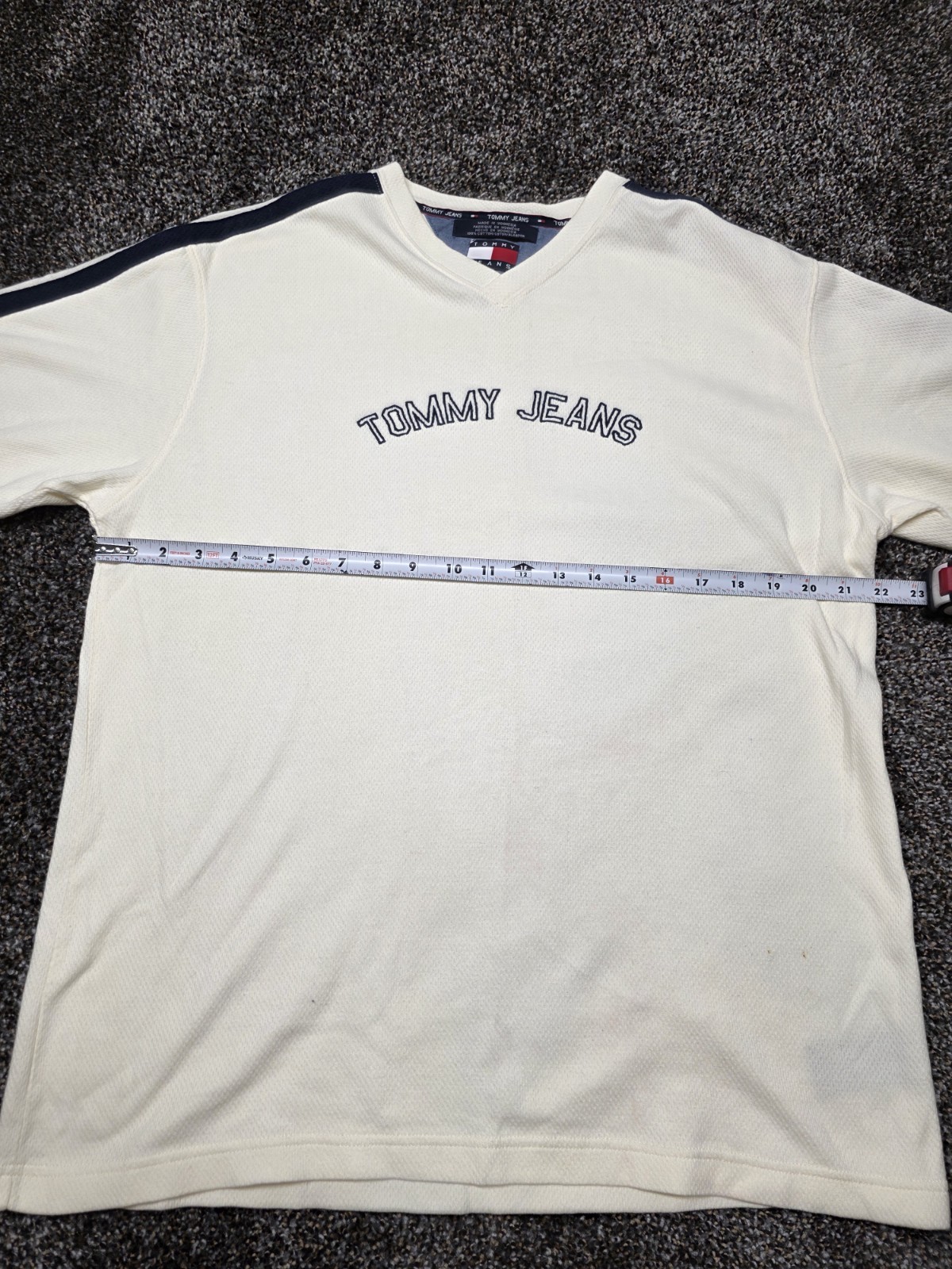 Vintage Tommy Jeans Thermal Shirt Mens M Cream Spellout Logo V-Neck 90s Y2K gallery
