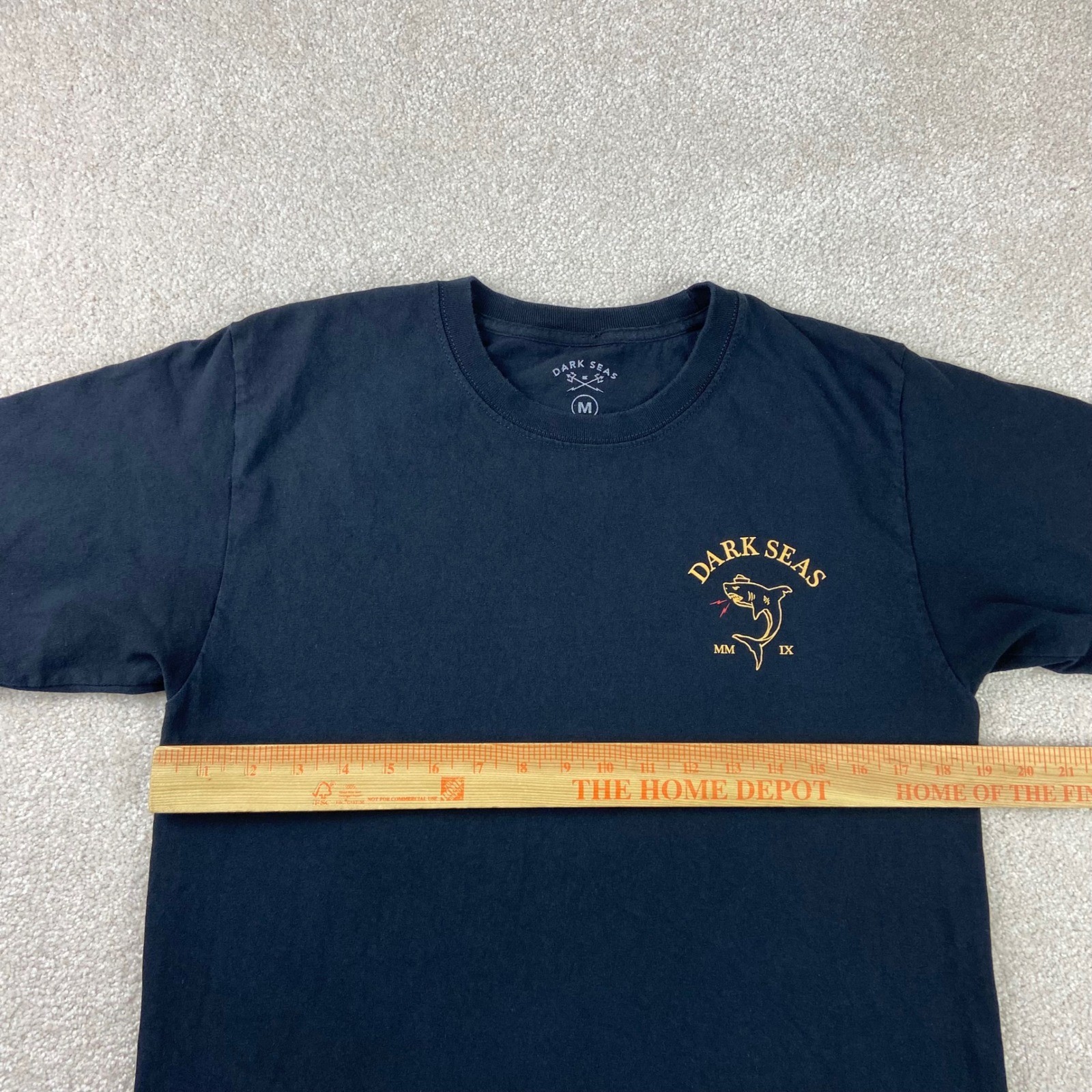 Dark Seas T-Shirt Mens Medium Black Shark Captain Graphic Short Sleeve Tee MMIX gallery
