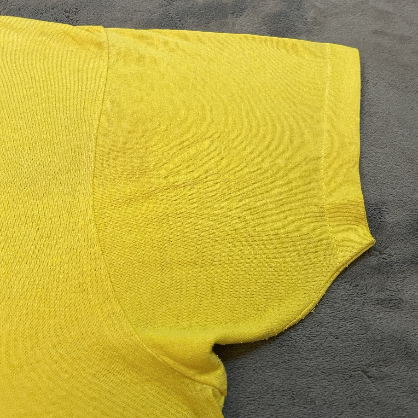 VTG 80s Single Stitch T-Shirt Mens Large Yellow Royal Caribbean Screen Stars 90s gallery