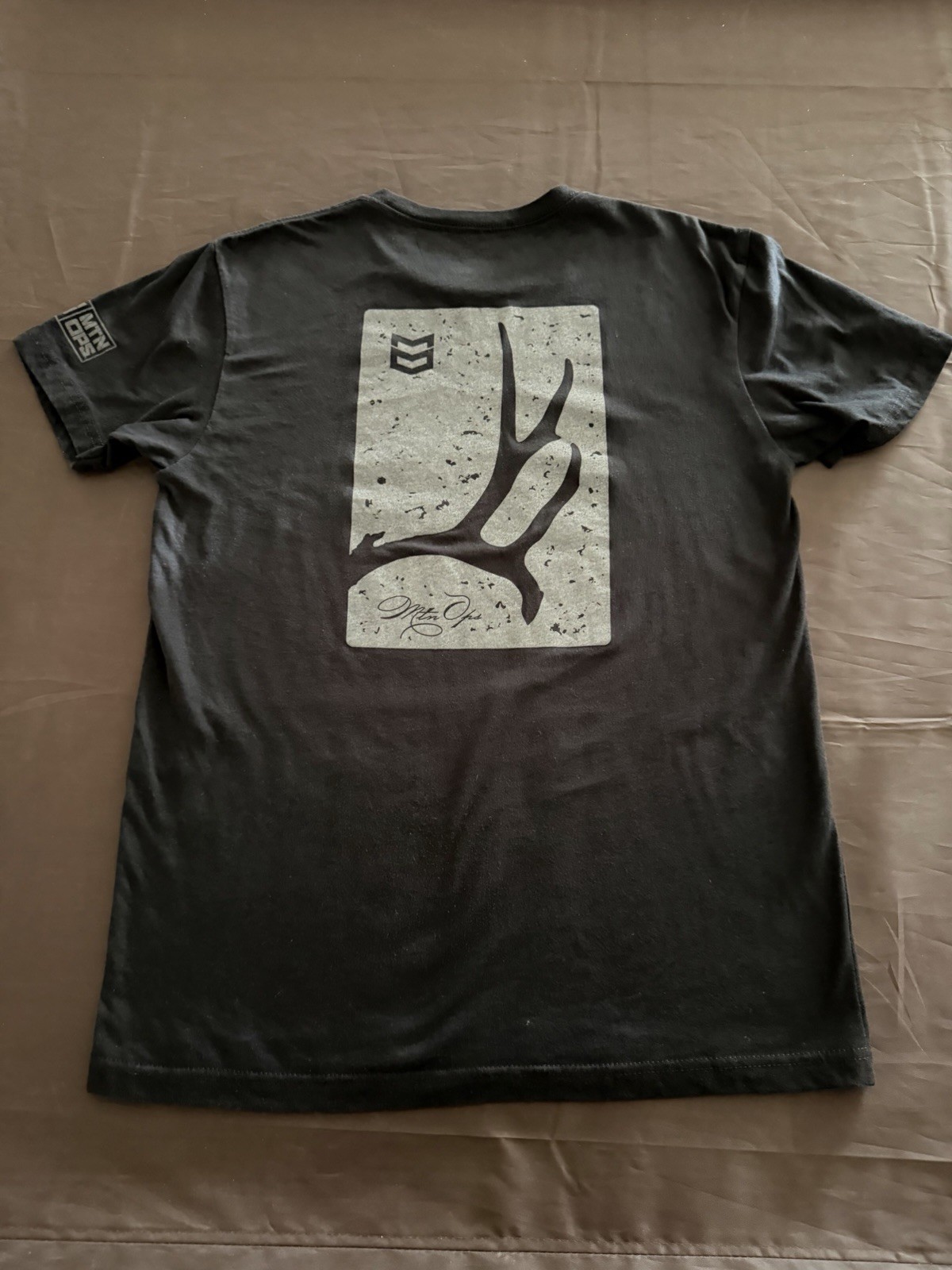 MTN Ops Men’s medium Black Mule Deer Shirt gallery