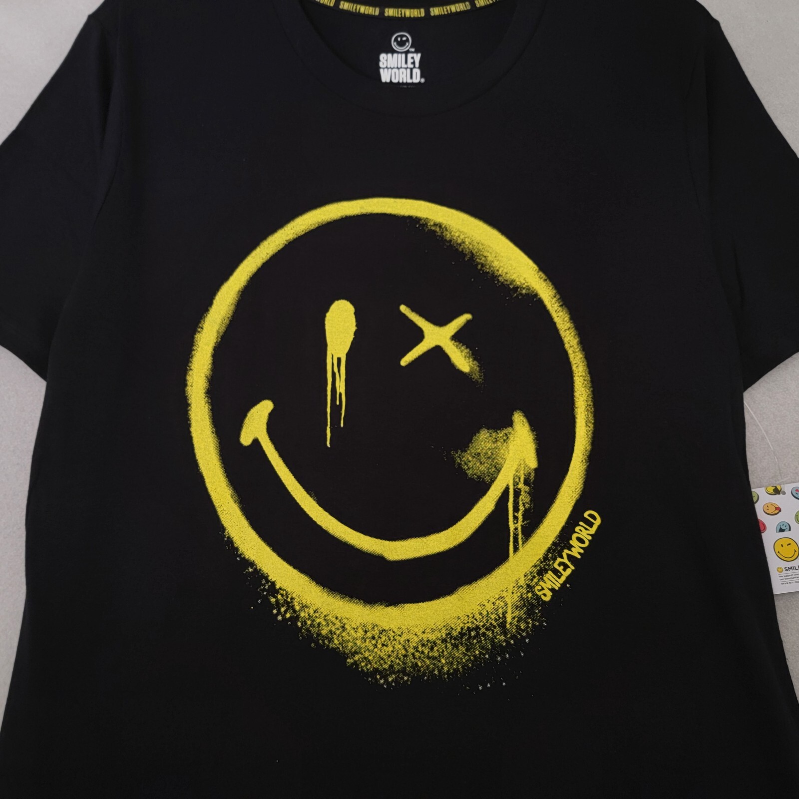 Smiley World Shirt Mens 2XL XXL BLACK GRAFFITI Street Art Skater Casual NWT gallery