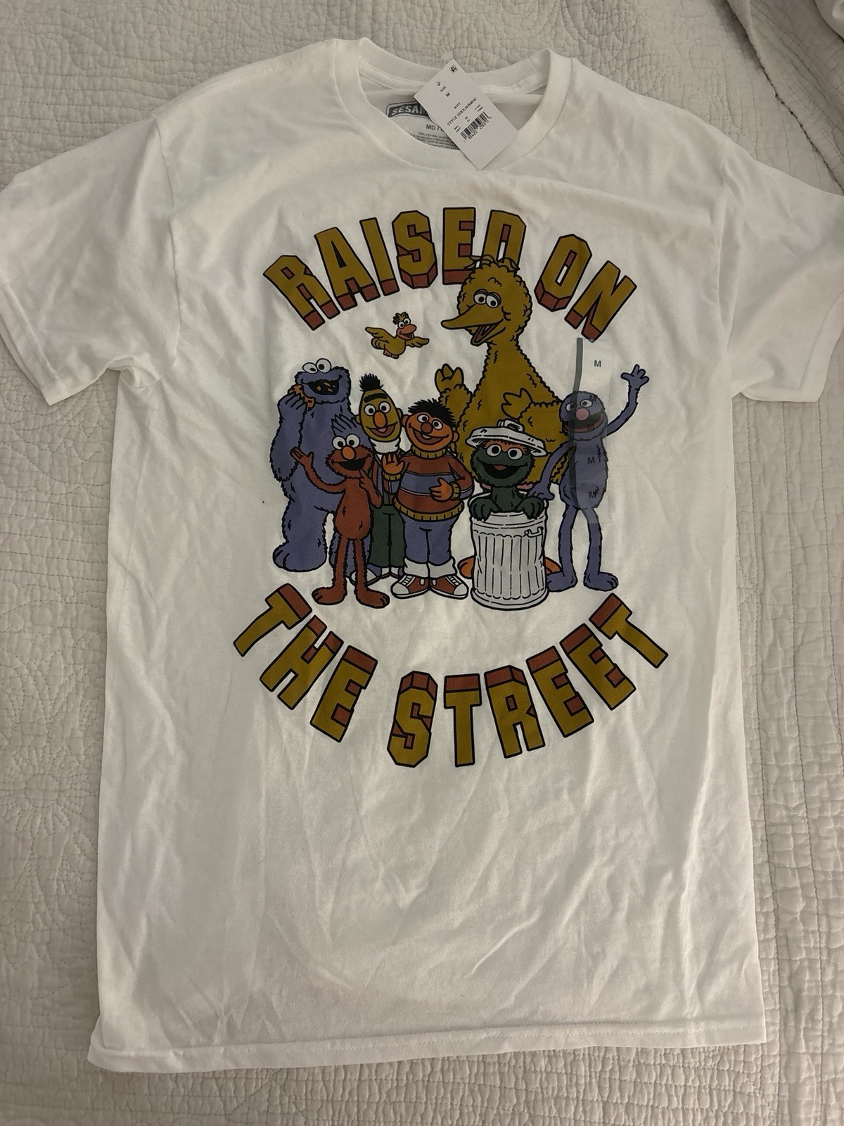 Sesame Street Men’s T-Shirt Medium White Raised On The Street Big Bird Elmo NWT