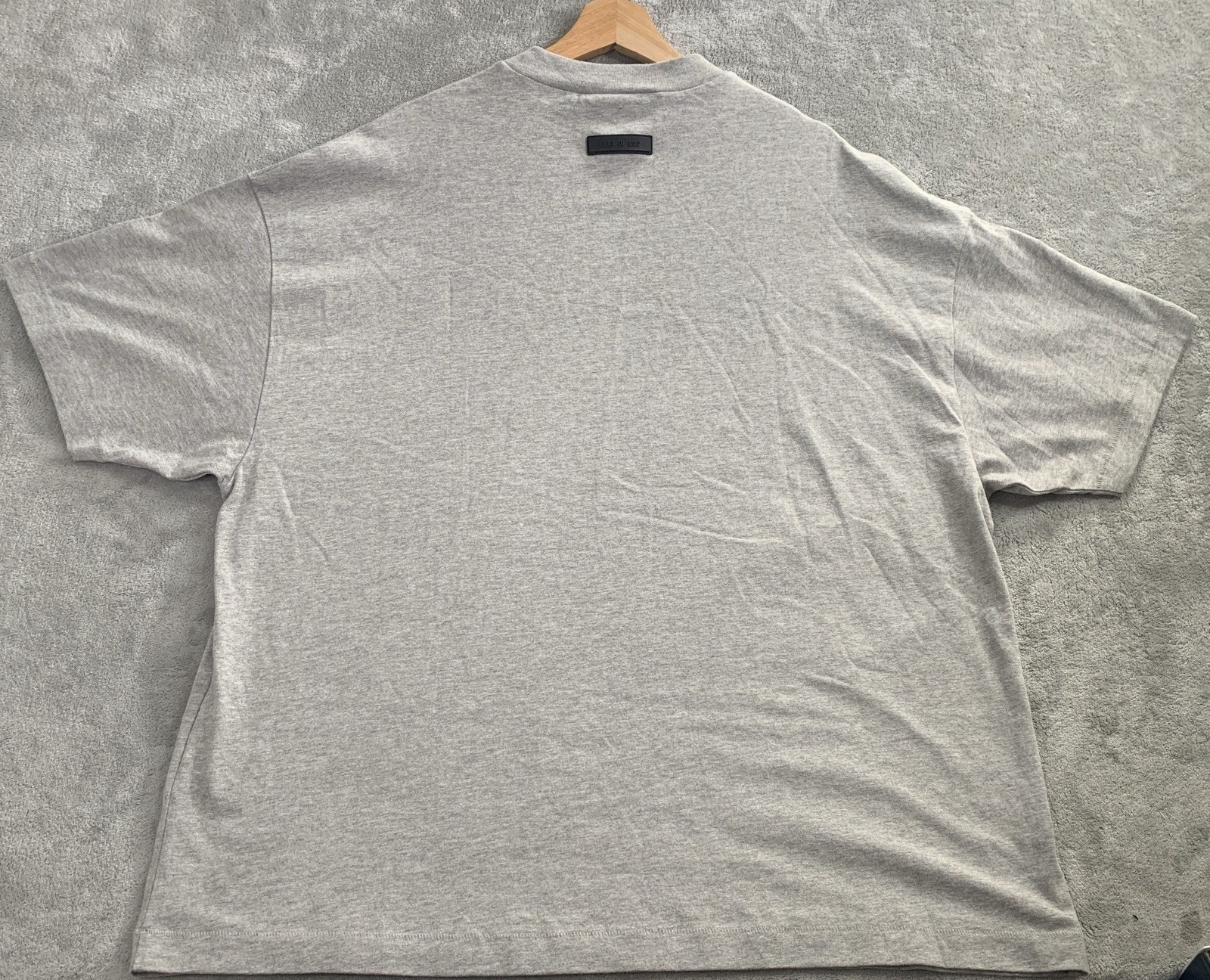 Fear of God Essentials Crewneck Shirt II Mens Small Light Heather Gray Oversized gallery