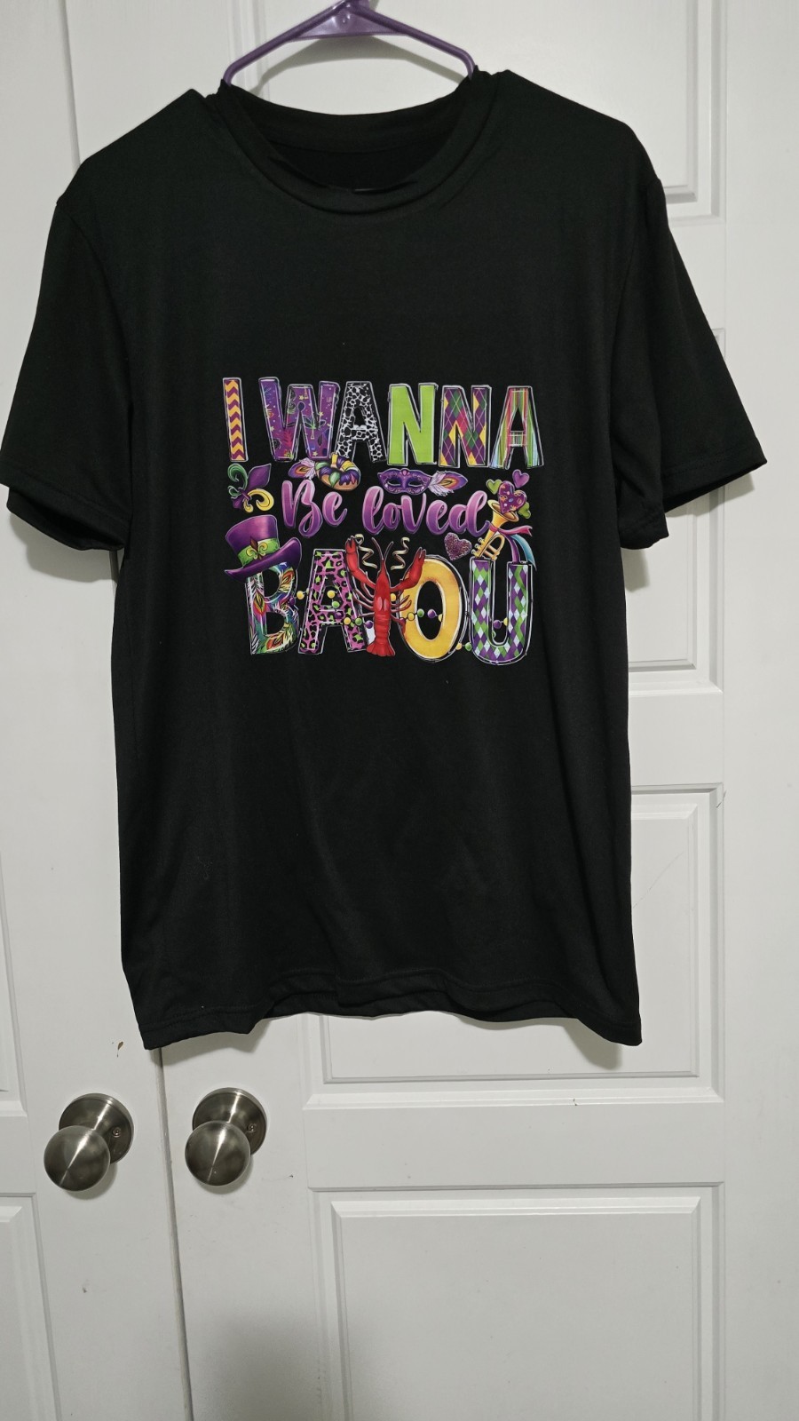 Black Mardi Gras "I Wanna Be Loved Bayou" Graphic Print Crew Neck T-Shirt M gallery