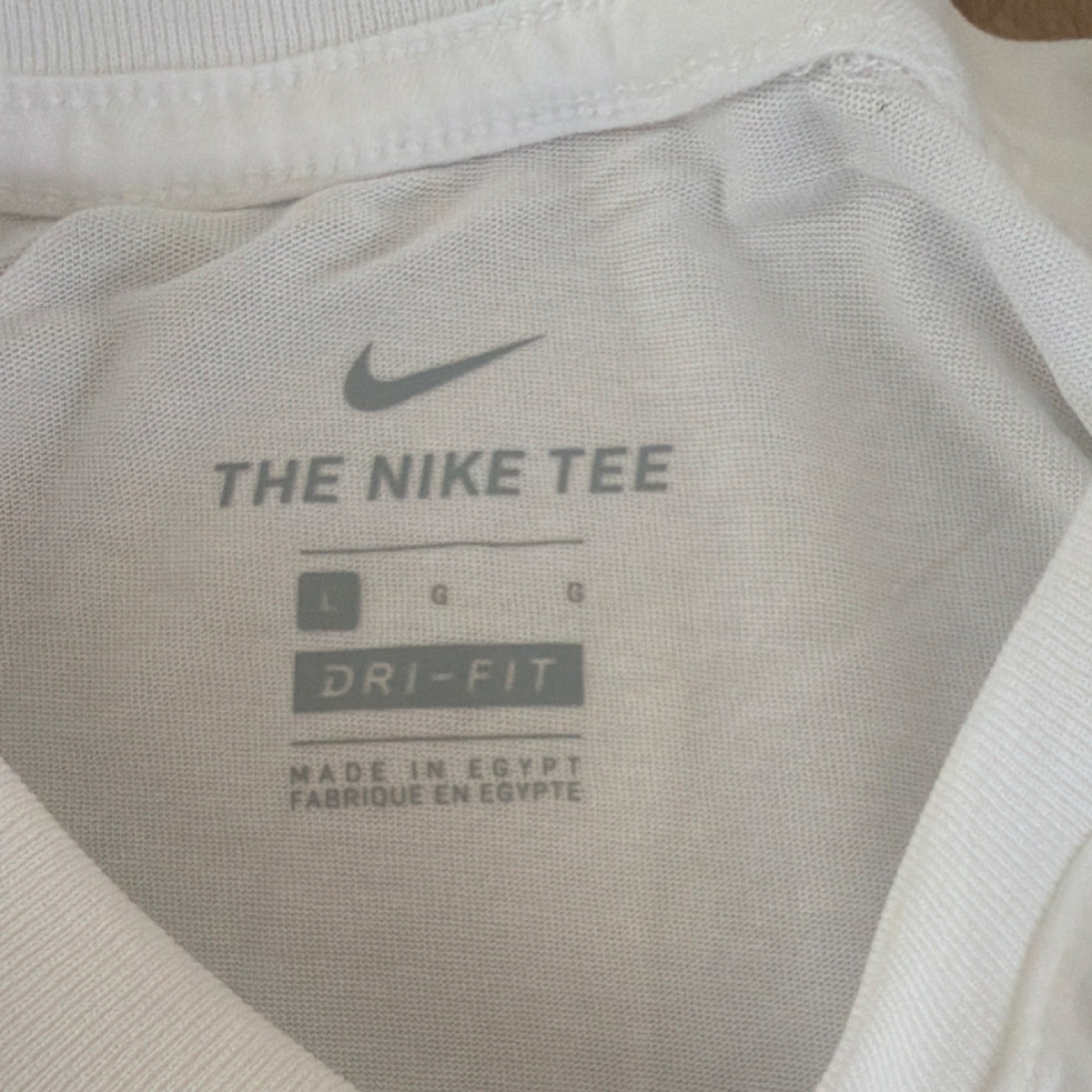 Nike Dri-FIT Men's White T-Shirt L gallery