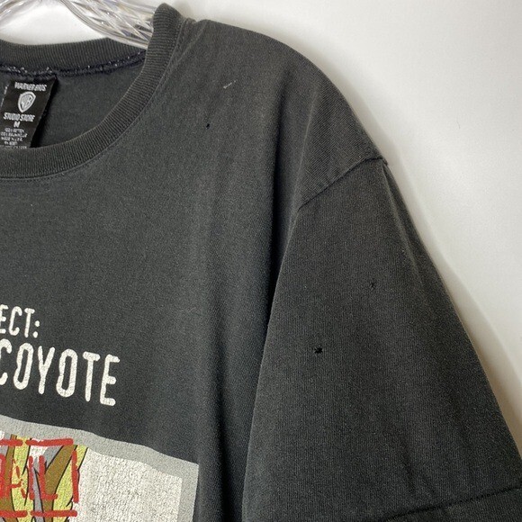Warner Brothers Studio Store Wile E. Coyote Tshirt Single Stitch Size Medium gallery