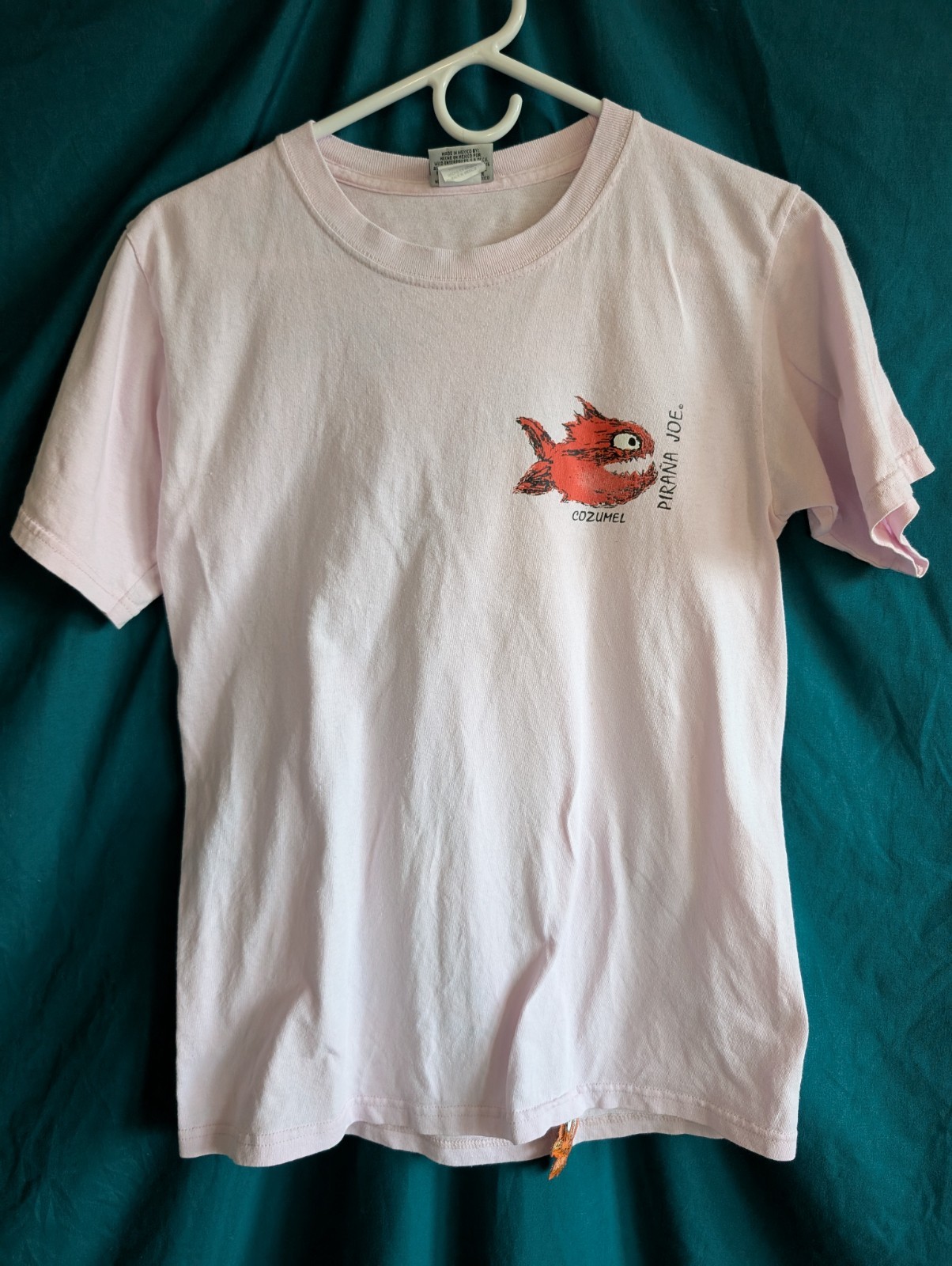 Piraña Joe Cozumel Tee S Pink Pop Art Graphic Shirt Funny Tropical Fish