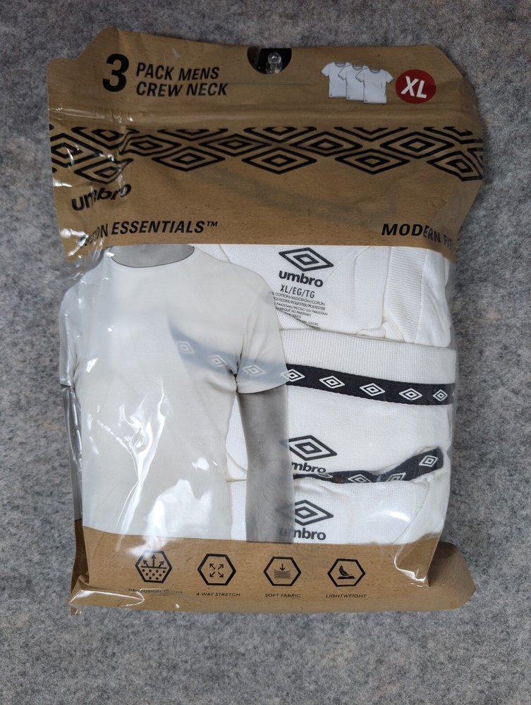 Umbro Men’s 3 Pack Crew Neck Cotton Essentials White T Shirts XL