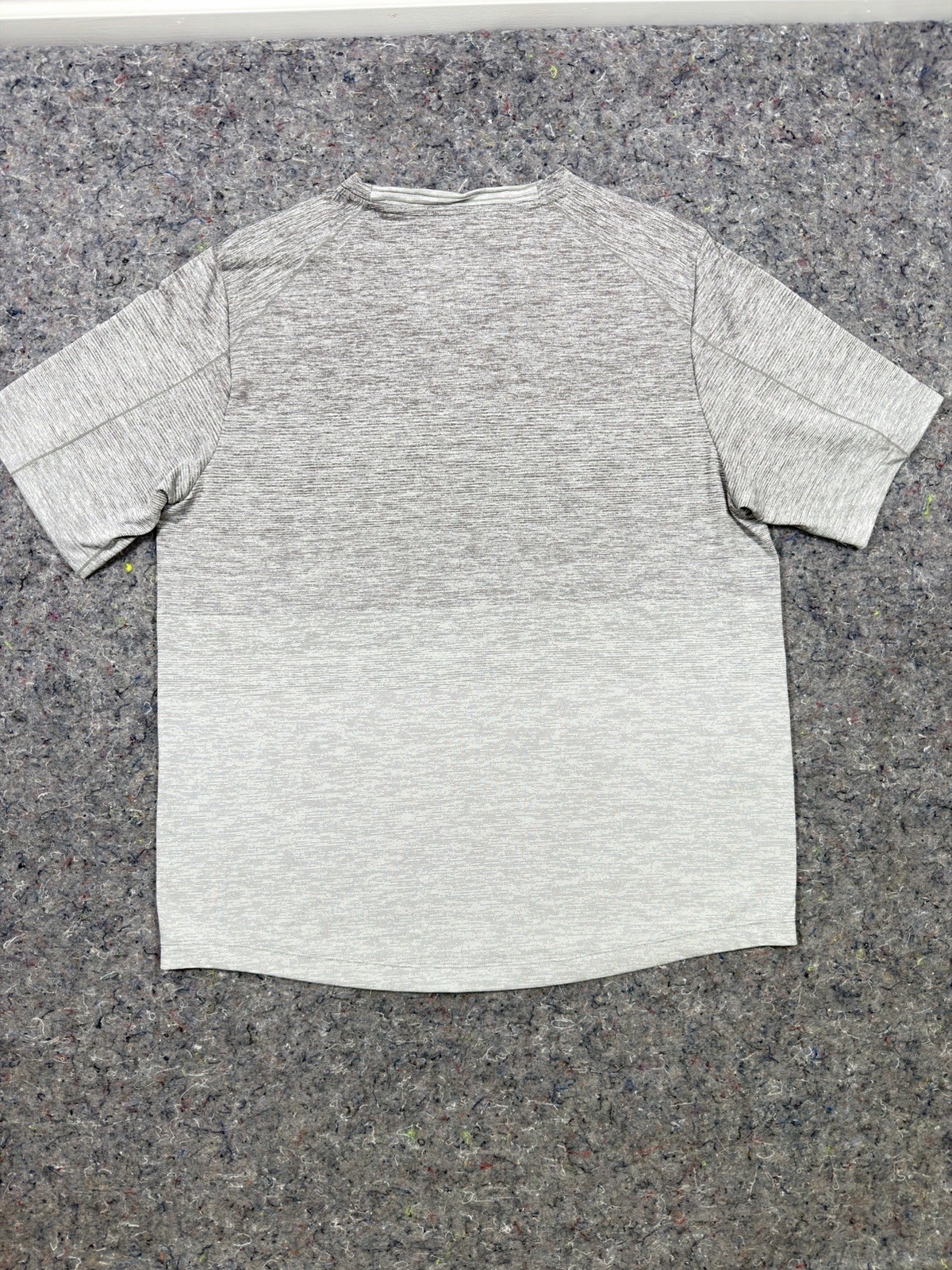 Tommy Bahama Men's Oasis Fade Crew Neck Short Sleeve Tee Gray Size LG gallery