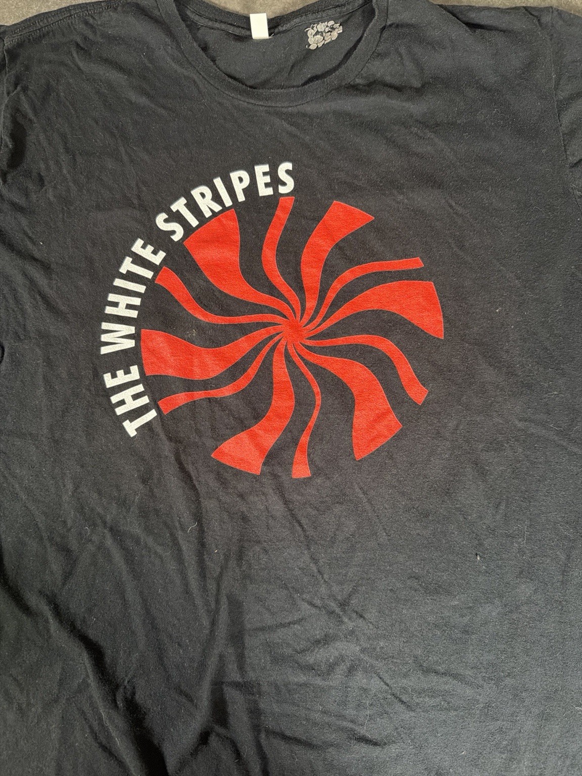 The White Stripes Spiral Logo Band T Shirt Men’s XL Black Red Graphic Rock Tee gallery