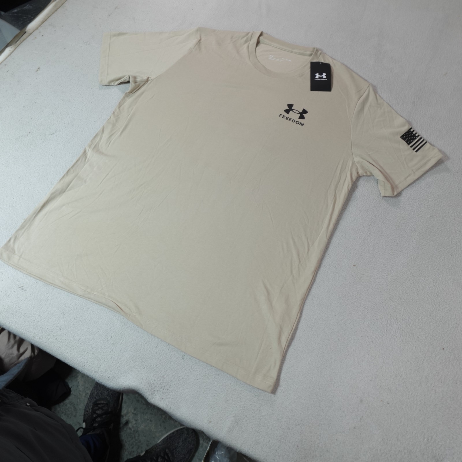 Under Armour Freedom Shirt Mens XL Loose Beige Flag Patriotic USA America T New gallery