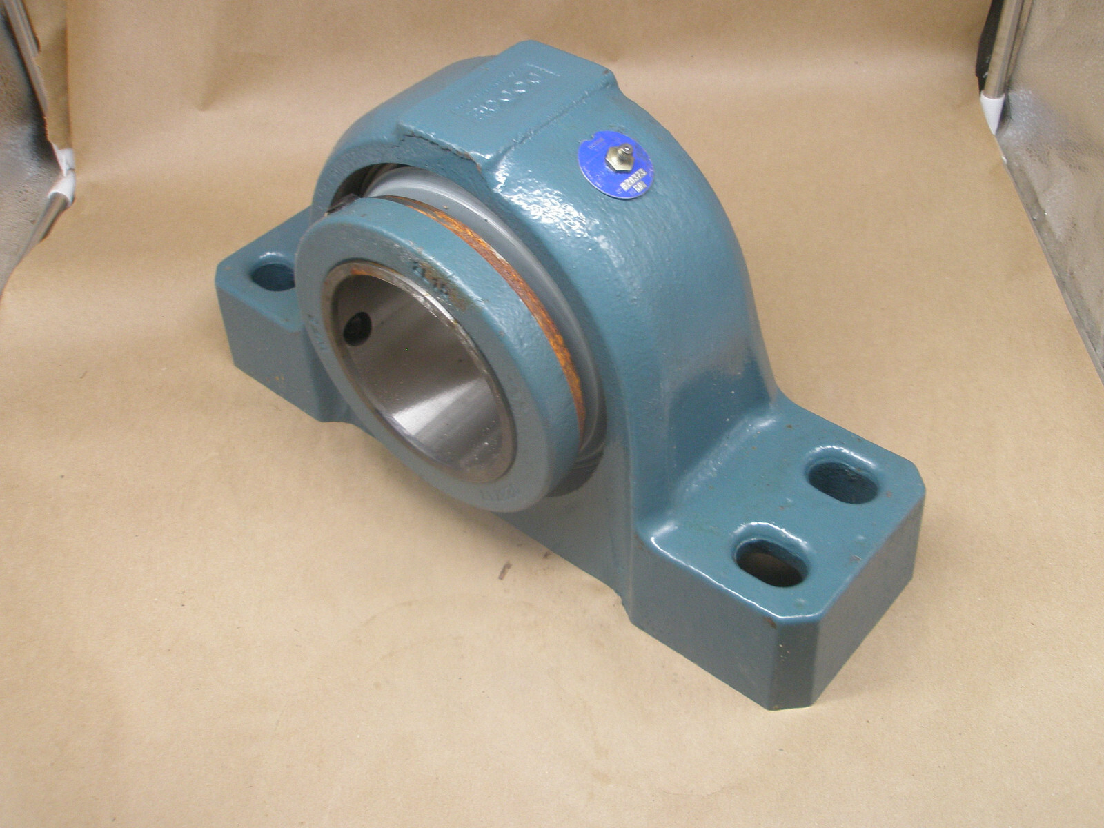 DODGE P4B-S2-315R 4 BOLT PILLOW BLOCK WITH 3-15/16″ BEARING