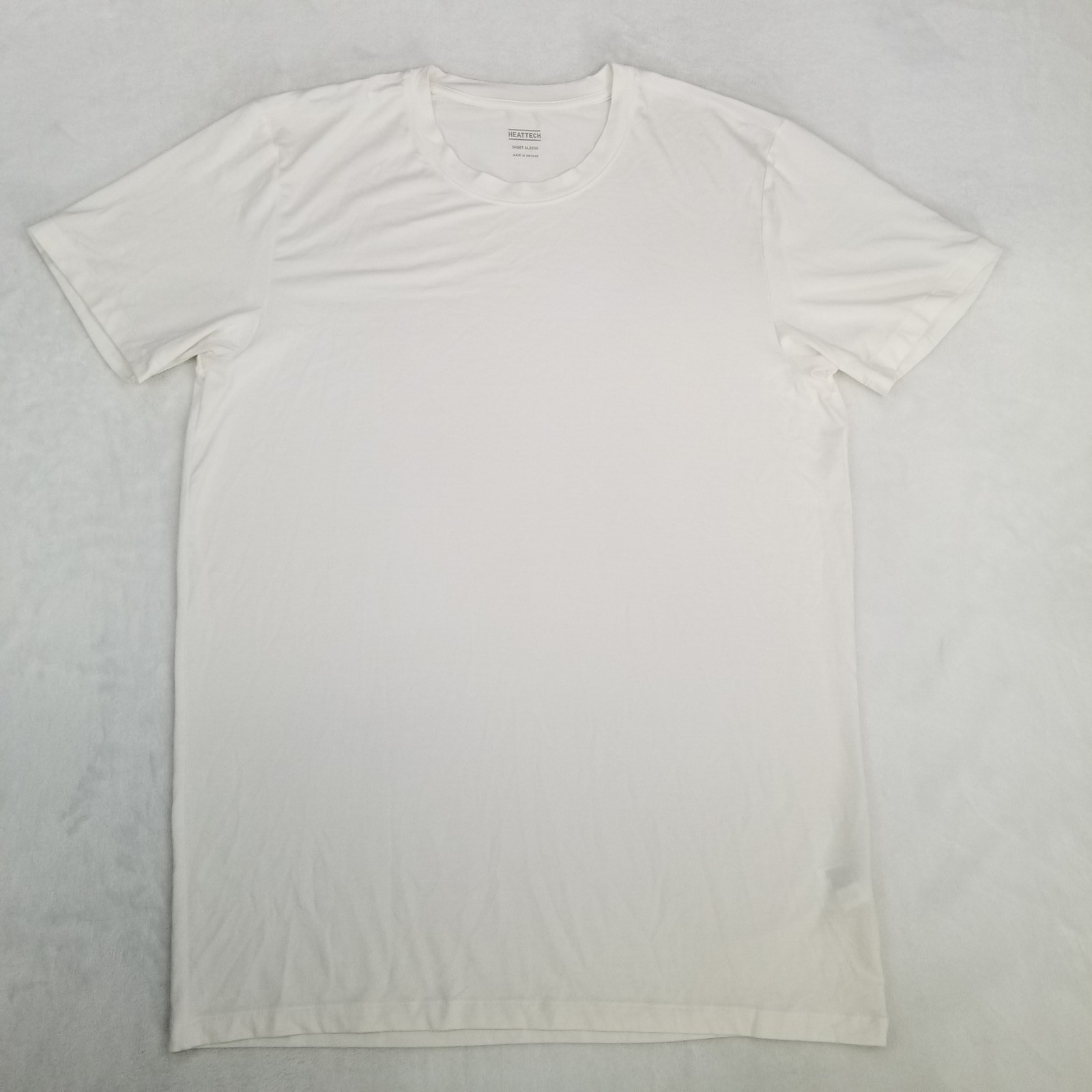 Uniqlo Heattech Men’s Large White T-Shirt Short Sleeve Crewneck Classic Casual