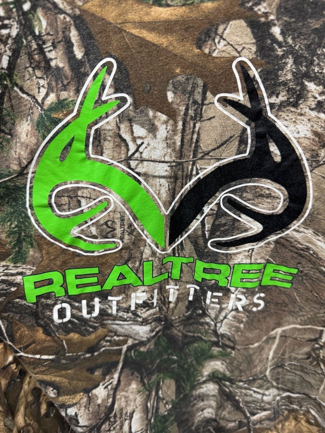 Realtree Outfitters Long Sleeve Camo Graphic T-Shirt gallery