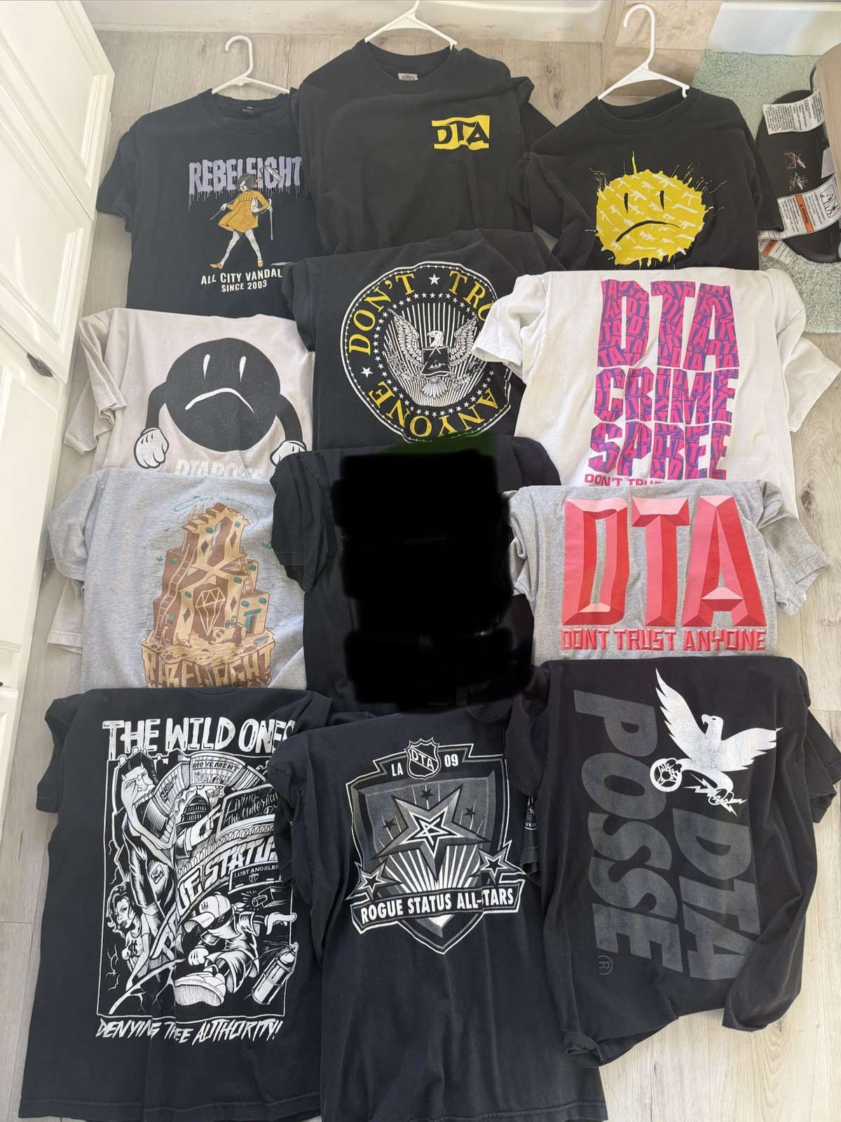LOT of 12 don’t trust anyone DTA rogue status rebel eight The Wild Ones t shirts gallery