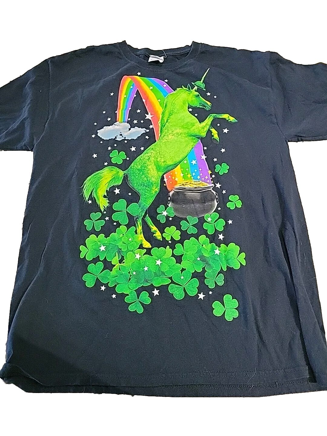 Saint Patrick Day Black T-Shirt Unicorn Over A Rainbow W/Shamrocks Men’s L
