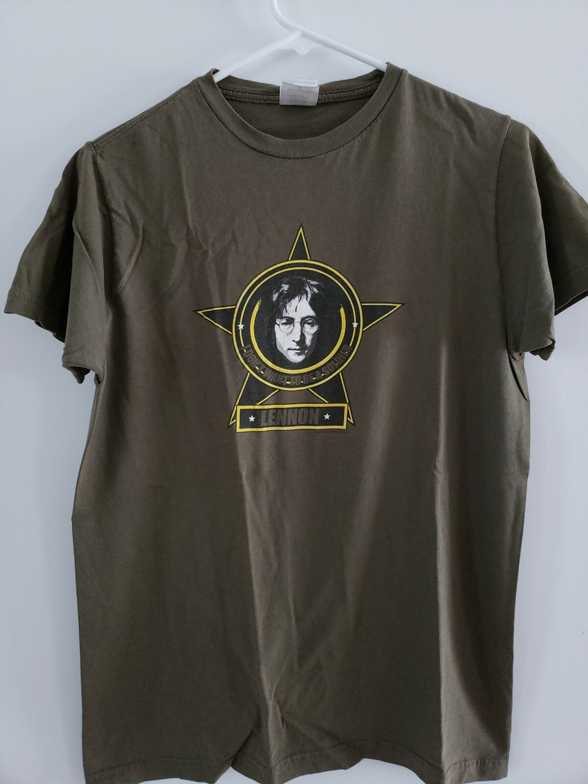 JOHN LENNON 2008 I Don't Want To Be A Soldier MEDIUM T-shirt The Beatles Imagine gallery