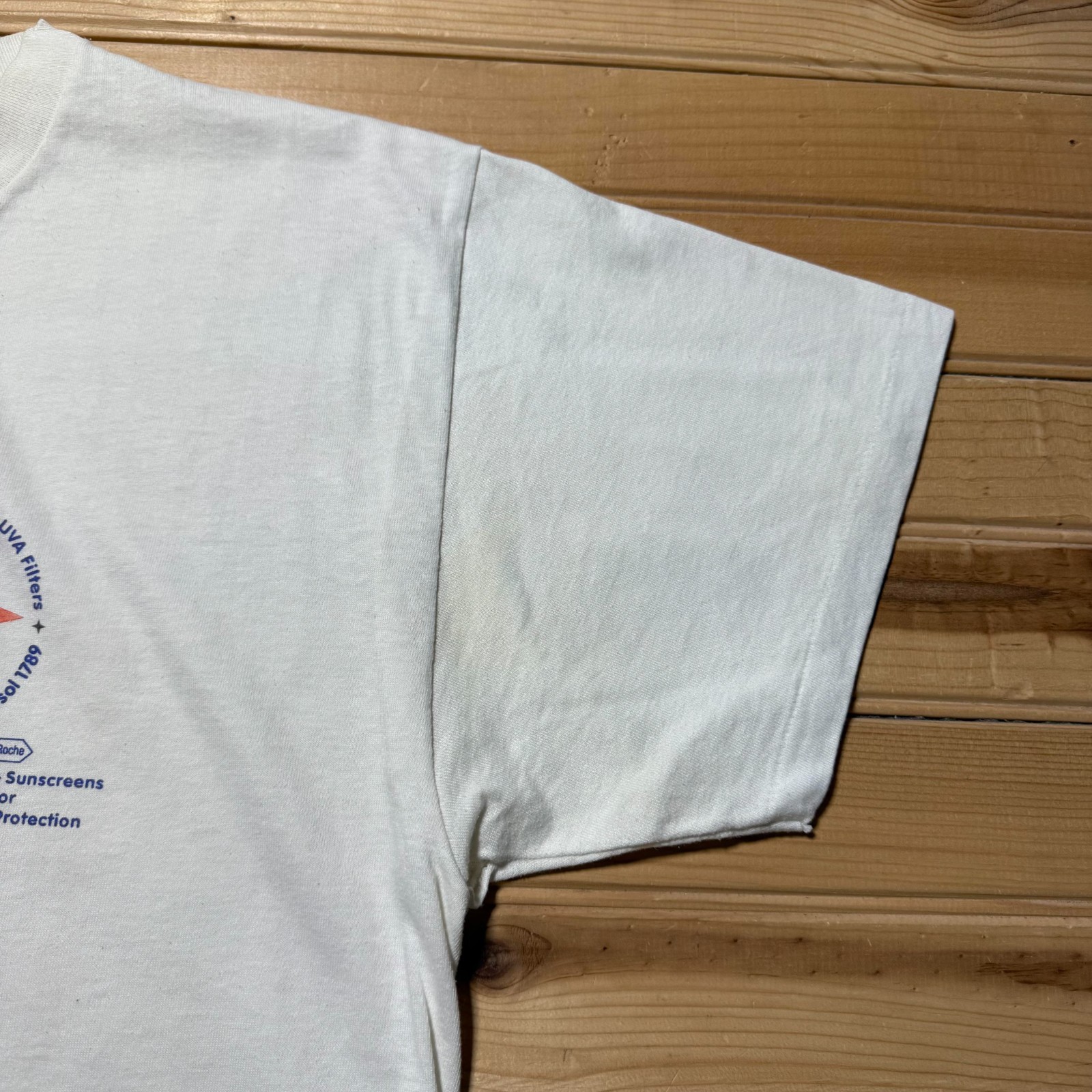 Vintage 90s Roche Vitamins Sunscreens Optimal Protection T-Shirt USA Size Large gallery