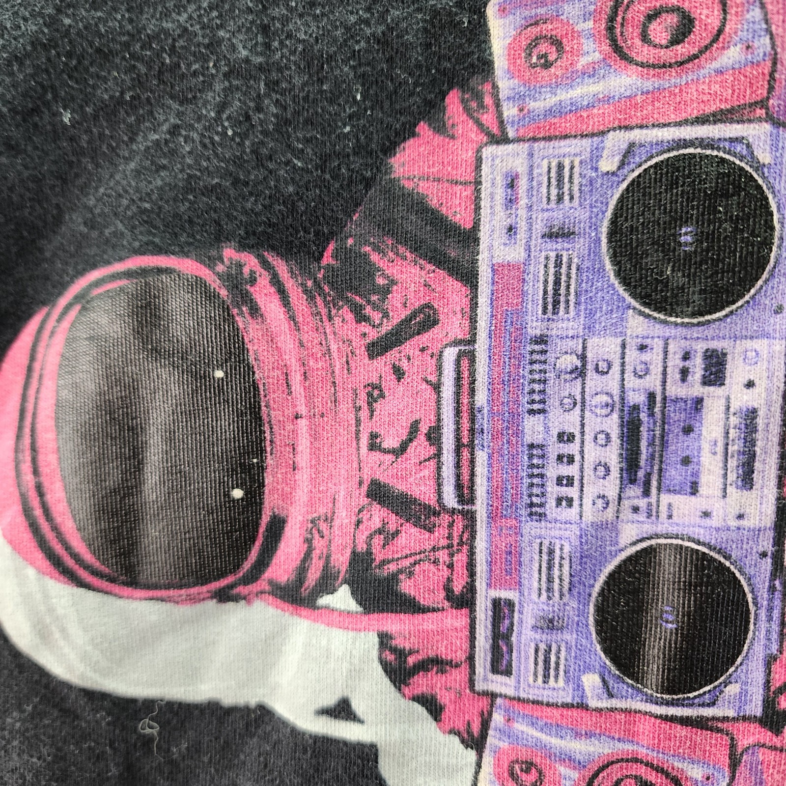 UNIQLO UTGP MoMA Astronaut Boombox Graphic Tee Men’s Medium Black Space Shirt gallery