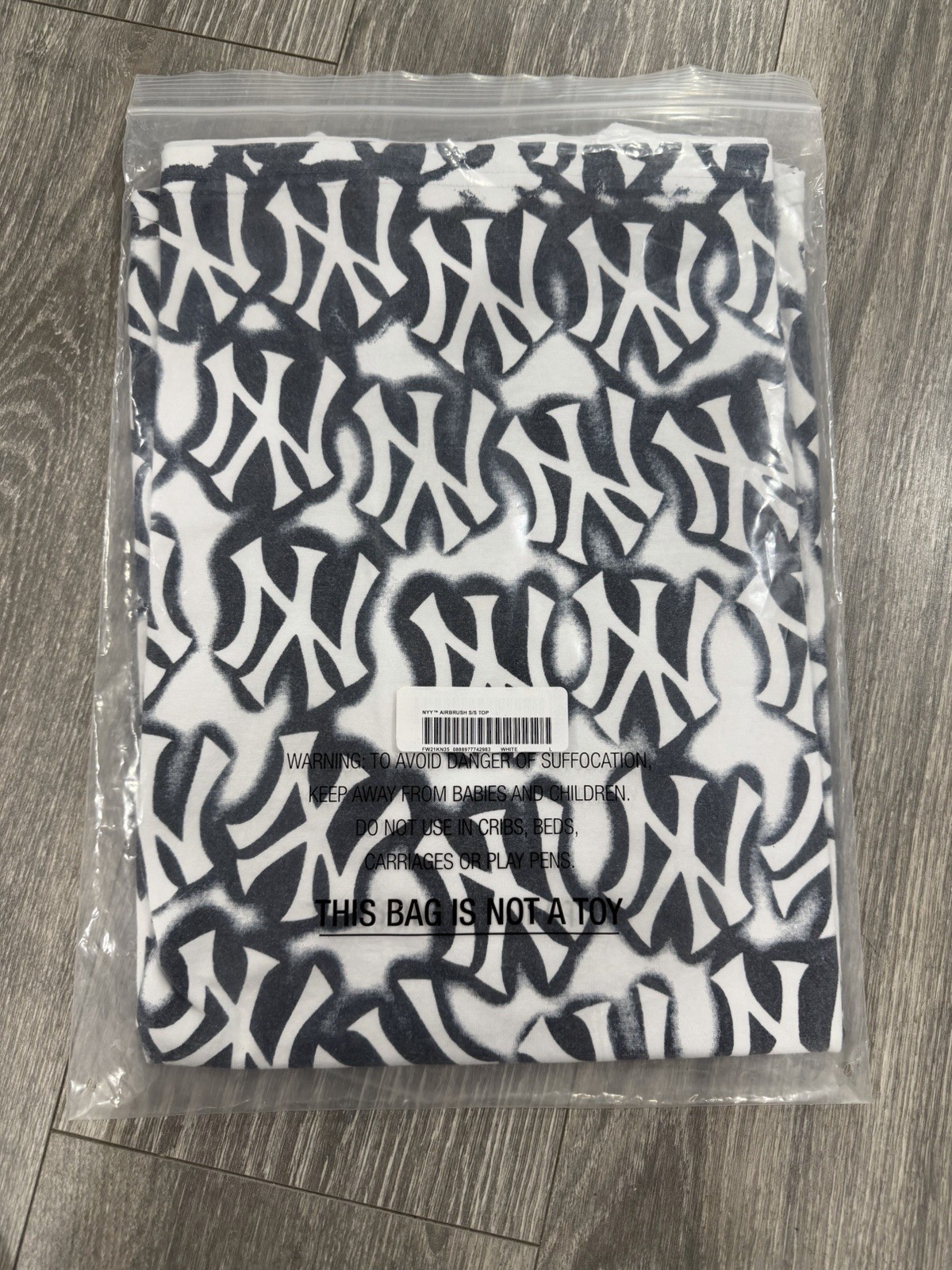 Supreme x New York Yankees Airbrush S/S Top White Size Large gallery